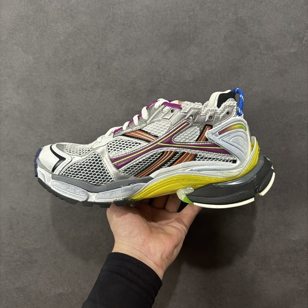 图片[2]-【Good纯原福利】Balenciaga Runner 巴黎世家七代复古老爹鞋 原市场5-600的货 顶级大厂出品 份量十足 售前售后保障到底 可退换 工厂白菜价清库存 价格相当给力 强推💪🏻 #全套原纸板楦头开发 #原盒原配 正确字体电绣 粗细、位置、大小正确 侧边TPU 透气孔匹配意产原版 #正确气垫分离大底 TPU软底 #原版一致大底LOGO 立体感十足 #原厂皮料水洗做旧 原厂纱网 外底正面压印BB标识 由176块饰片拼接而成的铰接式鞋面 侧面配金属质感网眼布 内面配有额外金属光泽饰件 包含1副鞋带和1副备用鞋带 后帮配有拉环鞋提 动态鞋底设计 为双脚带来后续的助力 尺码：35 36 37 38 39 40 41 42 43 44 45-选品中心