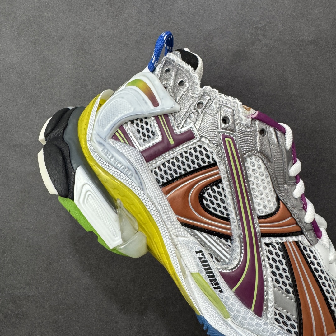 图片[6]-【Good纯原福利】Balenciaga Runner 巴黎世家七代复古老爹鞋 原市场5-600的货 顶级大厂出品 份量十足 售前售后保障到底 可退换 工厂白菜价清库存 价格相当给力 强推💪🏻 #全套原纸板楦头开发 #原盒原配 正确字体电绣 粗细、位置、大小正确 侧边TPU 透气孔匹配意产原版 #正确气垫分离大底 TPU软底 #原版一致大底LOGO 立体感十足 #原厂皮料水洗做旧 原厂纱网 外底正面压印BB标识 由176块饰片拼接而成的铰接式鞋面 侧面配金属质感网眼布 内面配有额外金属光泽饰件 包含1副鞋带和1副备用鞋带 后帮配有拉环鞋提 动态鞋底设计 为双脚带来后续的助力 尺码：35 36 37 38 39 40 41 42 43 44 45-选品中心