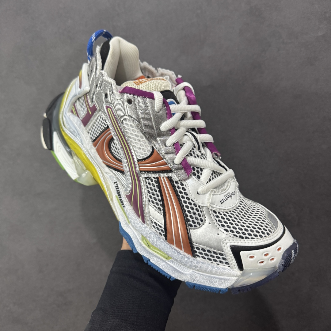 图片[3]-【Good纯原福利】Balenciaga Runner 巴黎世家七代复古老爹鞋 原市场5-600的货 顶级大厂出品 份量十足 售前售后保障到底 可退换 工厂白菜价清库存 价格相当给力 强推💪🏻 #全套原纸板楦头开发 #原盒原配 正确字体电绣 粗细、位置、大小正确 侧边TPU 透气孔匹配意产原版 #正确气垫分离大底 TPU软底 #原版一致大底LOGO 立体感十足 #原厂皮料水洗做旧 原厂纱网 外底正面压印BB标识 由176块饰片拼接而成的铰接式鞋面 侧面配金属质感网眼布 内面配有额外金属光泽饰件 包含1副鞋带和1副备用鞋带 后帮配有拉环鞋提 动态鞋底设计 为双脚带来后续的助力 尺码：35 36 37 38 39 40 41 42 43 44 45-选品中心