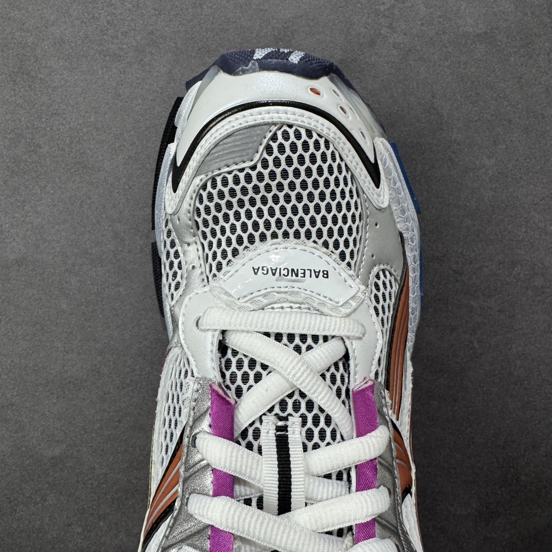 图片[8]-【Good纯原福利】Balenciaga Runner 巴黎世家七代复古老爹鞋 原市场5-600的货 顶级大厂出品 份量十足 售前售后保障到底 可退换 工厂白菜价清库存 价格相当给力 强推💪🏻 #全套原纸板楦头开发 #原盒原配 正确字体电绣 粗细、位置、大小正确 侧边TPU 透气孔匹配意产原版 #正确气垫分离大底 TPU软底 #原版一致大底LOGO 立体感十足 #原厂皮料水洗做旧 原厂纱网 外底正面压印BB标识 由176块饰片拼接而成的铰接式鞋面 侧面配金属质感网眼布 内面配有额外金属光泽饰件 包含1副鞋带和1副备用鞋带 后帮配有拉环鞋提 动态鞋底设计 为双脚带来后续的助力 尺码：35 36 37 38 39 40 41 42 43 44 45-选品中心