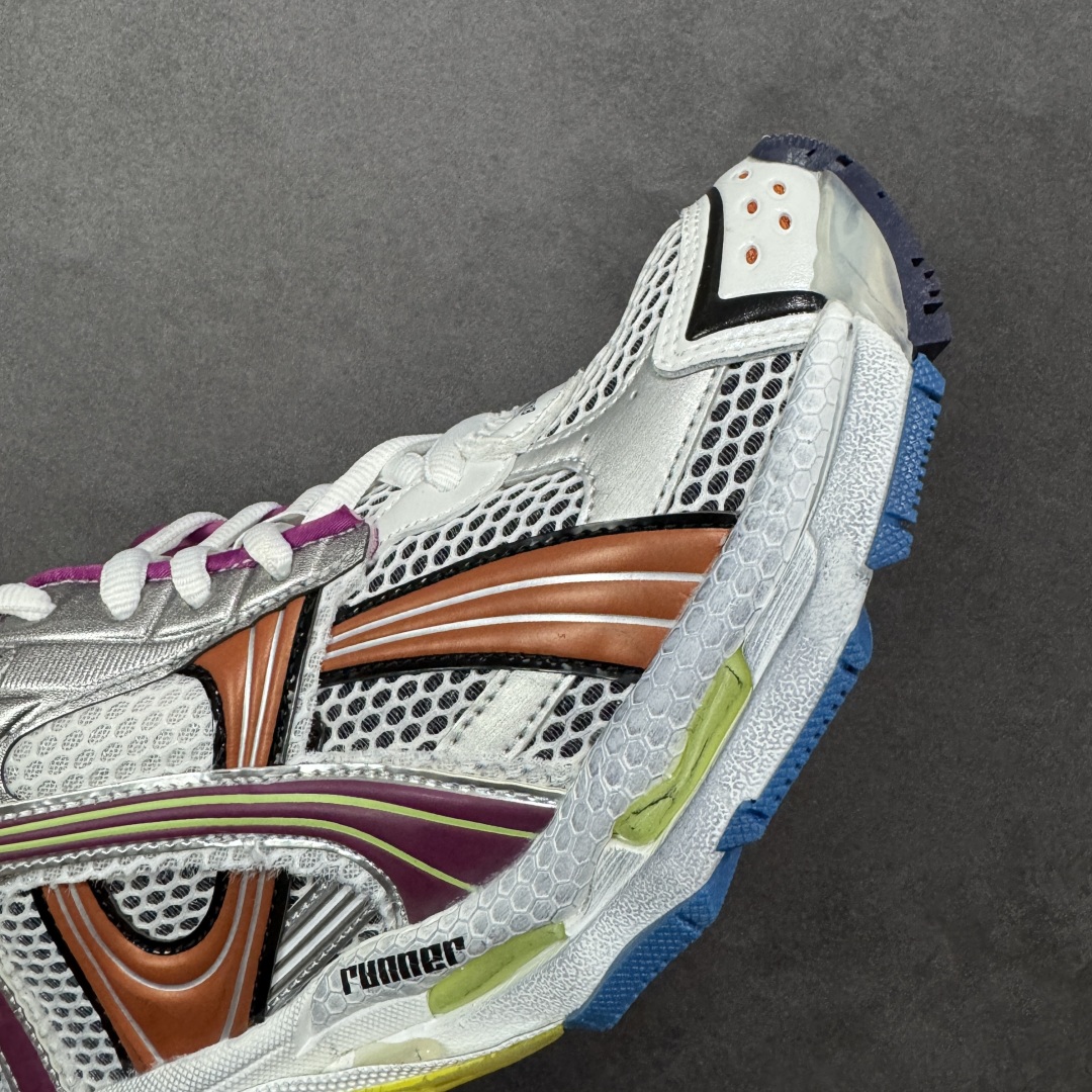 图片[5]-【Good纯原福利】Balenciaga Runner 巴黎世家七代复古老爹鞋 原市场5-600的货 顶级大厂出品 份量十足 售前售后保障到底 可退换 工厂白菜价清库存 价格相当给力 强推💪🏻 #全套原纸板楦头开发 #原盒原配 正确字体电绣 粗细、位置、大小正确 侧边TPU 透气孔匹配意产原版 #正确气垫分离大底 TPU软底 #原版一致大底LOGO 立体感十足 #原厂皮料水洗做旧 原厂纱网 外底正面压印BB标识 由176块饰片拼接而成的铰接式鞋面 侧面配金属质感网眼布 内面配有额外金属光泽饰件 包含1副鞋带和1副备用鞋带 后帮配有拉环鞋提 动态鞋底设计 为双脚带来后续的助力 尺码：35 36 37 38 39 40 41 42 43 44 45-选品中心