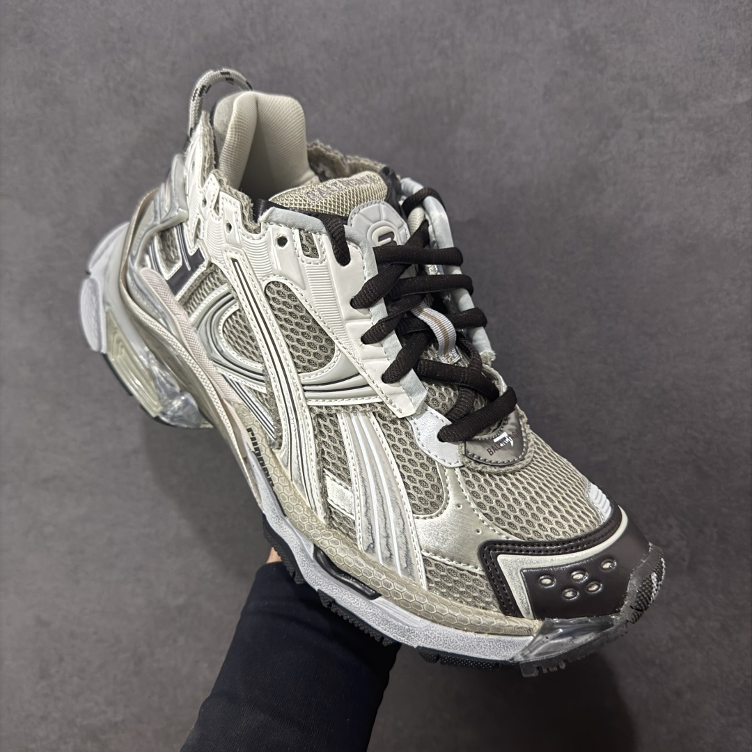 图片[3]-【Good纯原福利】Balenciaga Runner 巴黎世家七代复古老爹鞋 原市场5-600的货 顶级大厂出品 份量十足 售前售后保障到底 可退换 工厂白菜价清库存 价格相当给力 强推💪🏻 #全套原纸板楦头开发 #原盒原配 正确字体电绣 粗细、位置、大小正确 侧边TPU 透气孔匹配意产原版 #正确气垫分离大底 TPU软底 #原版一致大底LOGO 立体感十足 #原厂皮料水洗做旧 原厂纱网 外底正面压印BB标识 由176块饰片拼接而成的铰接式鞋面 侧面配金属质感网眼布 内面配有额外金属光泽饰件 包含1副鞋带和1副备用鞋带 后帮配有拉环鞋提 动态鞋底设计 为双脚带来后续的助力 尺码：35 36 37 38 39 40 41 42 43 44 45-选品中心