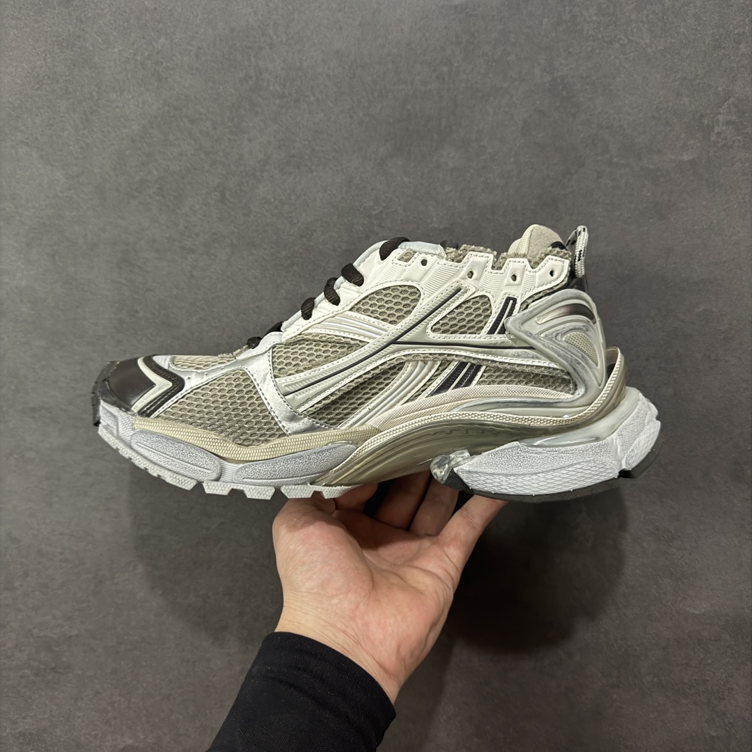 图片[2]-【Good纯原福利】Balenciaga Runner 巴黎世家七代复古老爹鞋 原市场5-600的货 顶级大厂出品 份量十足 售前售后保障到底 可退换 工厂白菜价清库存 价格相当给力 强推💪🏻 #全套原纸板楦头开发 #原盒原配 正确字体电绣 粗细、位置、大小正确 侧边TPU 透气孔匹配意产原版 #正确气垫分离大底 TPU软底 #原版一致大底LOGO 立体感十足 #原厂皮料水洗做旧 原厂纱网 外底正面压印BB标识 由176块饰片拼接而成的铰接式鞋面 侧面配金属质感网眼布 内面配有额外金属光泽饰件 包含1副鞋带和1副备用鞋带 后帮配有拉环鞋提 动态鞋底设计 为双脚带来后续的助力 尺码：35 36 37 38 39 40 41 42 43 44 45-选品中心
