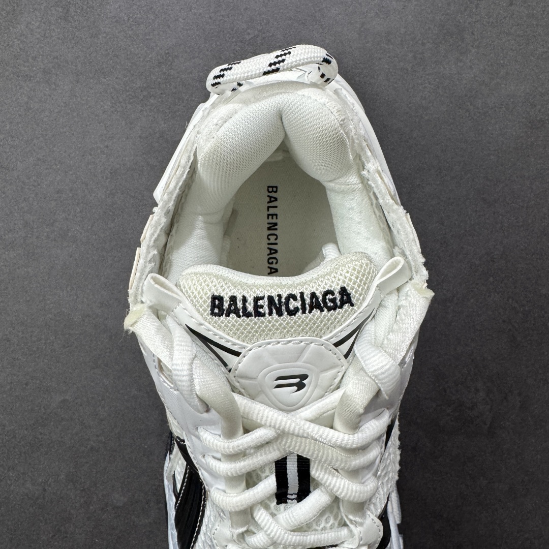 图片[7]-【Good纯原福利】Balenciaga Runner 巴黎世家七代复古老爹鞋 原市场5-600的货 顶级大厂出品 份量十足 售前售后保障到底 可退换 工厂白菜价清库存 价格相当给力 强推💪🏻 #全套原纸板楦头开发 #原盒原配 正确字体电绣 粗细、位置、大小正确 侧边TPU 透气孔匹配意产原版 #正确气垫分离大底 TPU软底 #原版一致大底LOGO 立体感十足 #原厂皮料水洗做旧 原厂纱网 外底正面压印BB标识 由176块饰片拼接而成的铰接式鞋面 侧面配金属质感网眼布 内面配有额外金属光泽饰件 包含1副鞋带和1副备用鞋带 后帮配有拉环鞋提 动态鞋底设计 为双脚带来后续的助力 尺码：35 36 37 38 39 40 41 42 43 44 45-选品中心