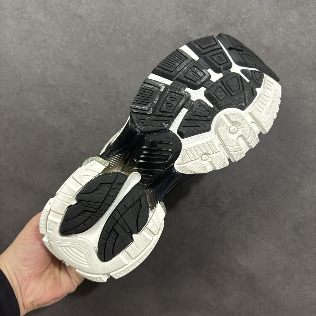 图片[9]-【Good纯原福利】Balenciaga Runner 巴黎世家七代复古老爹鞋 原市场5-600的货 顶级大厂出品 份量十足 售前售后保障到底 可退换 工厂白菜价清库存 价格相当给力 强推💪🏻 #全套原纸板楦头开发 #原盒原配 正确字体电绣 粗细、位置、大小正确 侧边TPU 透气孔匹配意产原版 #正确气垫分离大底 TPU软底 #原版一致大底LOGO 立体感十足 #原厂皮料水洗做旧 原厂纱网 外底正面压印BB标识 由176块饰片拼接而成的铰接式鞋面 侧面配金属质感网眼布 内面配有额外金属光泽饰件 包含1副鞋带和1副备用鞋带 后帮配有拉环鞋提 动态鞋底设计 为双脚带来后续的助力 尺码：35 36 37 38 39 40 41 42 43 44 45-选品中心