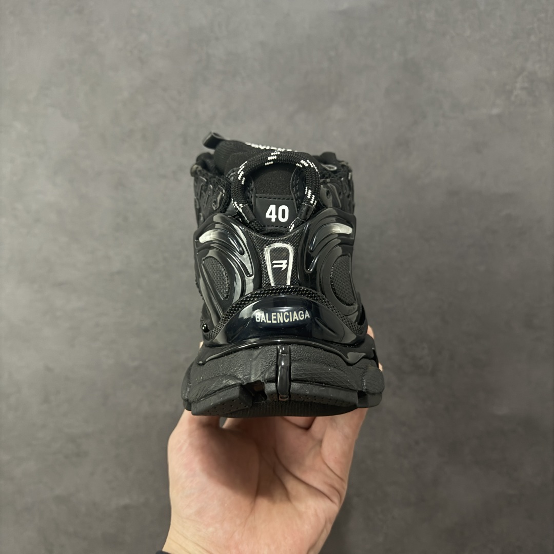 图片[4]-【Good纯原福利】Balenciaga Runner 巴黎世家七代复古老爹鞋 原市场5-600的货 顶级大厂出品 份量十足 售前售后保障到底 可退换 工厂白菜价清库存 价格相当给力 强推💪🏻 #全套原纸板楦头开发 #原盒原配 正确字体电绣 粗细、位置、大小正确 侧边TPU 透气孔匹配意产原版 #正确气垫分离大底 TPU软底 #原版一致大底LOGO 立体感十足 #原厂皮料水洗做旧 原厂纱网 外底正面压印BB标识 由176块饰片拼接而成的铰接式鞋面 侧面配金属质感网眼布 内面配有额外金属光泽饰件 包含1副鞋带和1副备用鞋带 后帮配有拉环鞋提 动态鞋底设计 为双脚带来后续的助力 尺码：35 36 37 38 39 40 41 42 43 44 45-选品中心