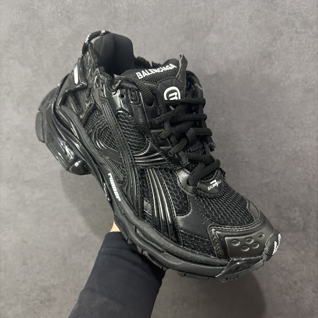 图片[3]-【Good纯原福利】Balenciaga Runner 巴黎世家七代复古老爹鞋 原市场5-600的货 顶级大厂出品 份量十足 售前售后保障到底 可退换 工厂白菜价清库存 价格相当给力 强推💪🏻 #全套原纸板楦头开发 #原盒原配 正确字体电绣 粗细、位置、大小正确 侧边TPU 透气孔匹配意产原版 #正确气垫分离大底 TPU软底 #原版一致大底LOGO 立体感十足 #原厂皮料水洗做旧 原厂纱网 外底正面压印BB标识 由176块饰片拼接而成的铰接式鞋面 侧面配金属质感网眼布 内面配有额外金属光泽饰件 包含1副鞋带和1副备用鞋带 后帮配有拉环鞋提 动态鞋底设计 为双脚带来后续的助力 尺码：35 36 37 38 39 40 41 42 43 44 45-选品中心