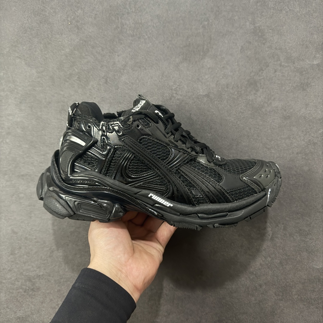 【Good纯原福利】Balenciaga Runner 巴黎世家七代复古老爹鞋 原市场5-600的货 顶级大厂出品 份量十足 售前售后保障到底 可退换 工厂白菜价清库存 价格相当给力 强推💪🏻 #全套原纸板楦头开发 #原盒原配 正确字体电绣 粗细、位置、大小正确 侧边TPU 透气孔匹配意产原版 #正确气垫分离大底 TPU软底 #原版一致大底LOGO 立体感十足 #原厂皮料水洗做旧 原厂纱网 外底正面压印BB标识 由176块饰片拼接而成的铰接式鞋面 侧面配金属质感网眼布 内面配有额外金属光泽饰件 包含1副鞋带和1副备用鞋带 后帮配有拉环鞋提 动态鞋底设计 为双脚带来后续的助力 尺码：35 36 37 38 39 40 41 42 43 44 45-选品中心
