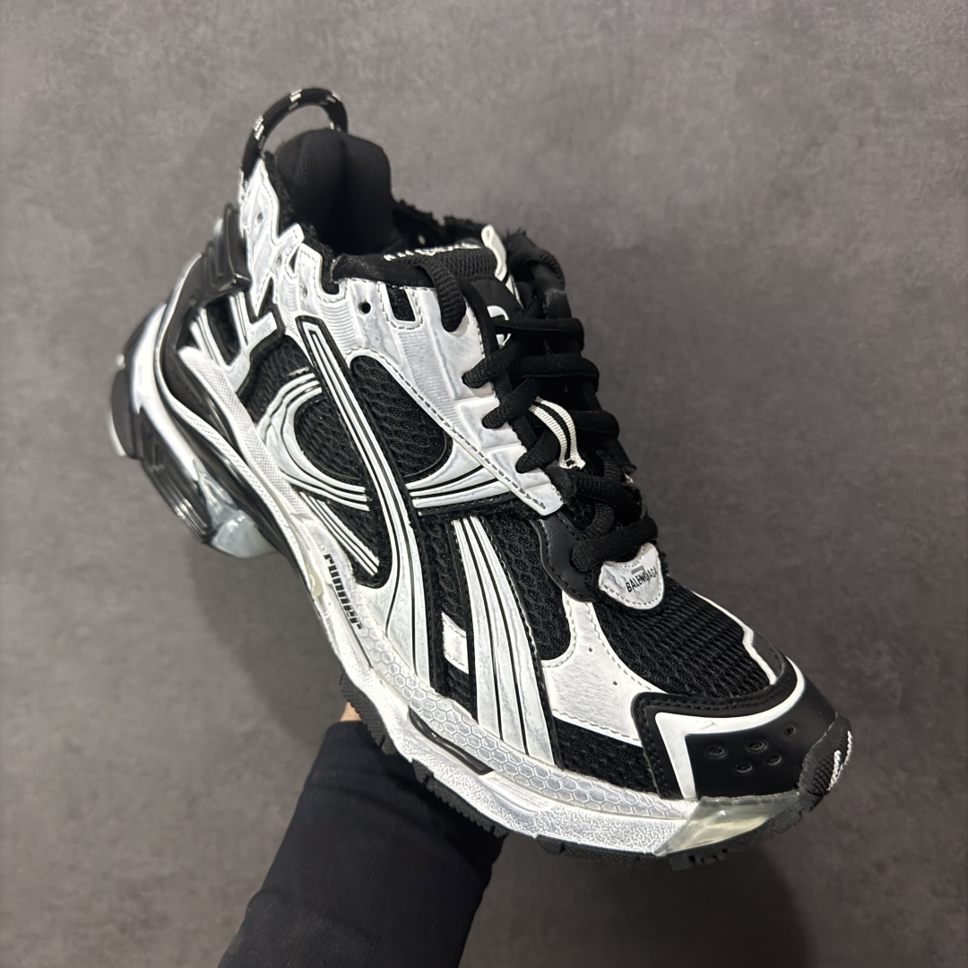 图片[3]-【Good纯原福利】Balenciaga Runner 巴黎世家七代复古老爹鞋 原市场5-600的货 顶级大厂出品 份量十足 售前售后保障到底 可退换 工厂白菜价清库存 价格相当给力 强推💪🏻 #全套原纸板楦头开发 #原盒原配 正确字体电绣 粗细、位置、大小正确 侧边TPU 透气孔匹配意产原版 #正确气垫分离大底 TPU软底 #原版一致大底LOGO 立体感十足 #原厂皮料水洗做旧 原厂纱网 外底正面压印BB标识 由176块饰片拼接而成的铰接式鞋面 侧面配金属质感网眼布 内面配有额外金属光泽饰件 包含1副鞋带和1副备用鞋带 后帮配有拉环鞋提 动态鞋底设计 为双脚带来后续的助力 尺码：35 36 37 38 39 40 41 42 43 44 45-选品中心