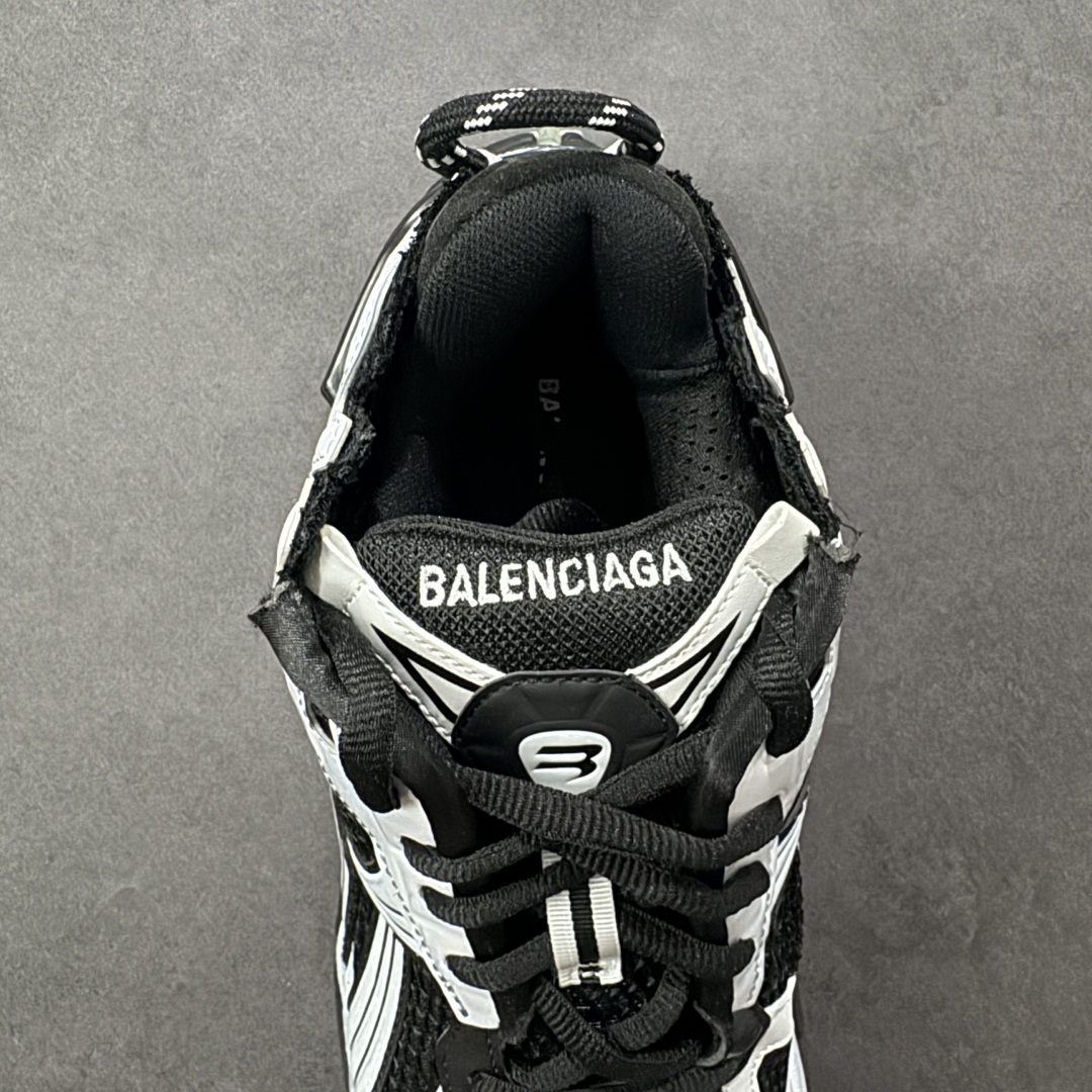 图片[7]-【Good纯原福利】Balenciaga Runner 巴黎世家七代复古老爹鞋 原市场5-600的货 顶级大厂出品 份量十足 售前售后保障到底 可退换 工厂白菜价清库存 价格相当给力 强推💪🏻 #全套原纸板楦头开发 #原盒原配 正确字体电绣 粗细、位置、大小正确 侧边TPU 透气孔匹配意产原版 #正确气垫分离大底 TPU软底 #原版一致大底LOGO 立体感十足 #原厂皮料水洗做旧 原厂纱网 外底正面压印BB标识 由176块饰片拼接而成的铰接式鞋面 侧面配金属质感网眼布 内面配有额外金属光泽饰件 包含1副鞋带和1副备用鞋带 后帮配有拉环鞋提 动态鞋底设计 为双脚带来后续的助力 尺码：35 36 37 38 39 40 41 42 43 44 45-选品中心