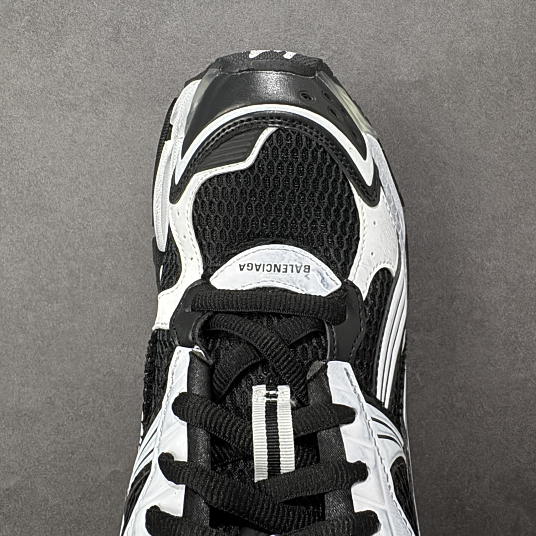 图片[8]-【Good纯原福利】Balenciaga Runner 巴黎世家七代复古老爹鞋 原市场5-600的货 顶级大厂出品 份量十足 售前售后保障到底 可退换 工厂白菜价清库存 价格相当给力 强推💪🏻 #全套原纸板楦头开发 #原盒原配 正确字体电绣 粗细、位置、大小正确 侧边TPU 透气孔匹配意产原版 #正确气垫分离大底 TPU软底 #原版一致大底LOGO 立体感十足 #原厂皮料水洗做旧 原厂纱网 外底正面压印BB标识 由176块饰片拼接而成的铰接式鞋面 侧面配金属质感网眼布 内面配有额外金属光泽饰件 包含1副鞋带和1副备用鞋带 后帮配有拉环鞋提 动态鞋底设计 为双脚带来后续的助力 尺码：35 36 37 38 39 40 41 42 43 44 45-选品中心