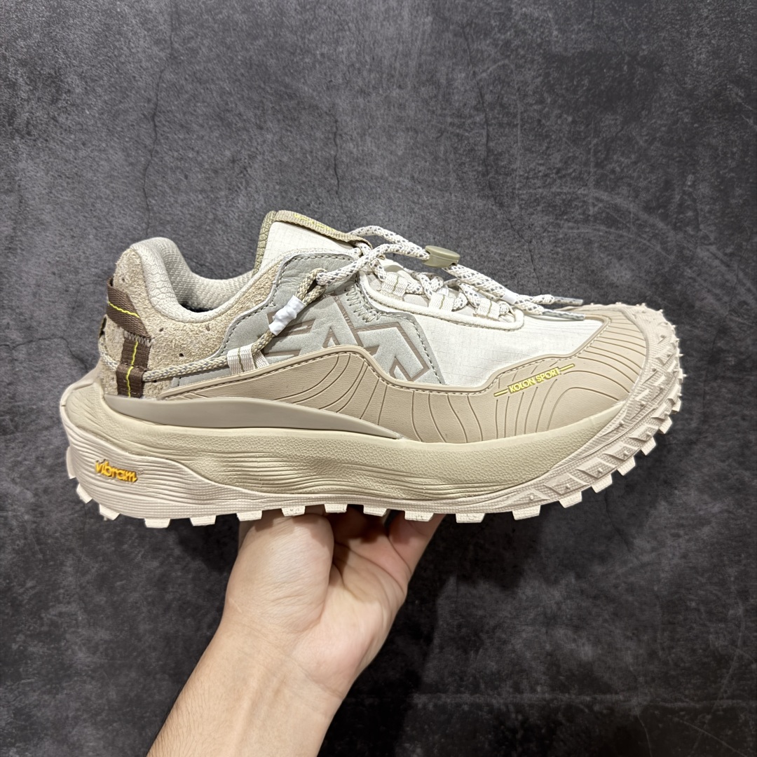 【绿x纯原】可隆KOLON SPORT LITCAMP MEGA 时尚舒适 低帮 户外防水功能鞋 男女同款 防水支撑轻便回弹 低帮徒步鞋 广东纯原大厂出品 纯原版本👏 脚感软到像踩云朵☁️—鞋面柔软贴合脚型 走石子路也不硌脚 防滑V黄金大底纹路深似锯齿，泥地、陡坡都稳稳拿捏 下雨天也不怕打滑 黑色耐脏又百搭 日常穿去上班是低调质感 进山徒步是可靠装备，从城市到山野，一双鞋承包所有 “出走计划” 尺码：36.5-46-选品中心