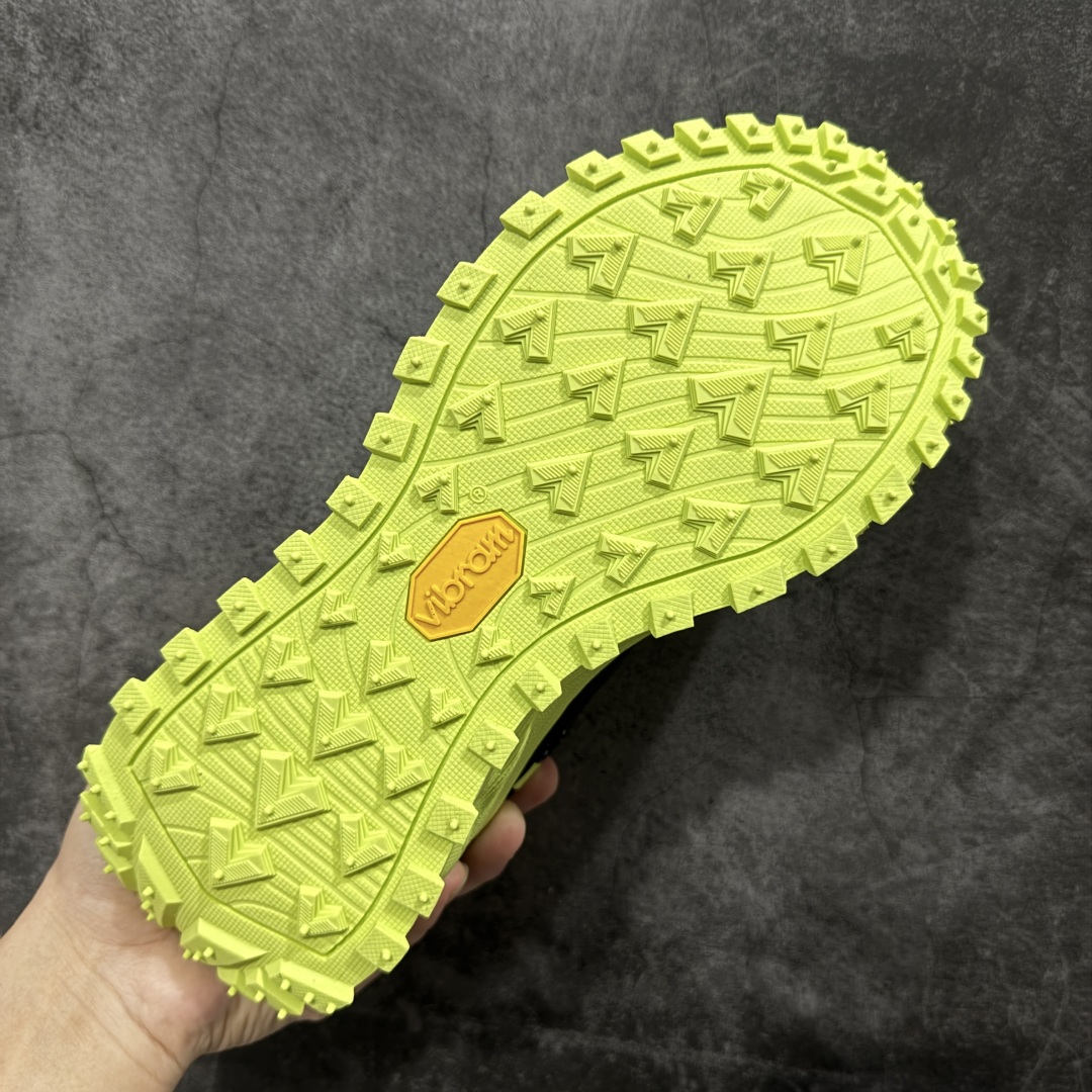 图片[9]-【绿x纯原】可隆KOLON SPORT LITCAMP MEGA 时尚舒适 低帮 户外防水功能鞋 男女同款 防水支撑轻便回弹 低帮徒步鞋 广东纯原大厂出品 纯原版本👏 脚感软到像踩云朵☁️—鞋面柔软贴合脚型 走石子路也不硌脚 防滑V黄金大底纹路深似锯齿，泥地、陡坡都稳稳拿捏 下雨天也不怕打滑 黑色耐脏又百搭 日常穿去上班是低调质感 进山徒步是可靠装备，从城市到山野，一双鞋承包所有 “出走计划” 尺码：36.5-46-选品中心