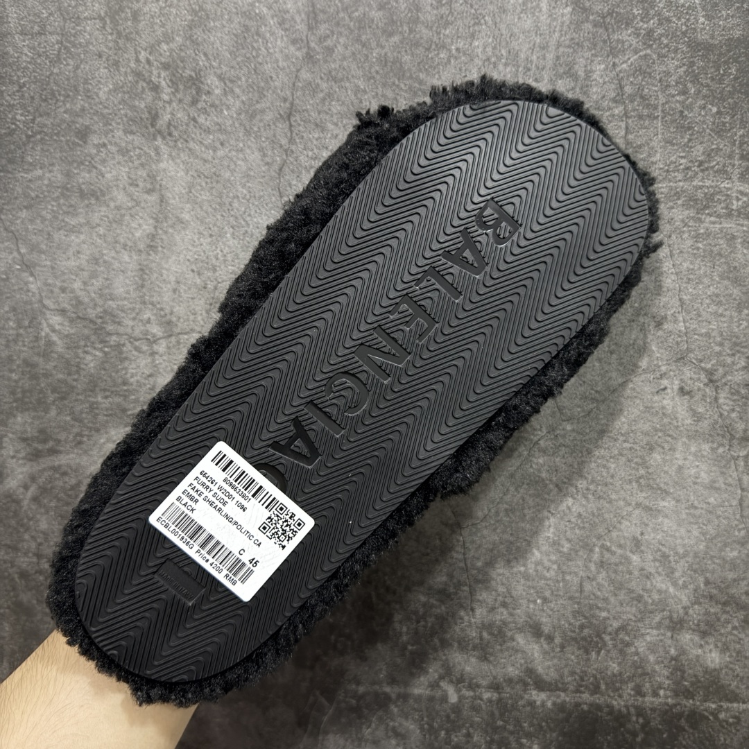 图片[6]-【顶级外贸版本】Balenciaga 巴黎世家 顶级专柜 秋冬限定 巴黎世家羊毛毛拖拖鞋 巴黎时装周新款 小红书推荐 原版开模 代购版本 进口小羊毛 原版字母拼色 原版私膜发泡大底 全套专柜包装 尺码：35 36 37 38 39 40 41 42 43 44 45-选品中心