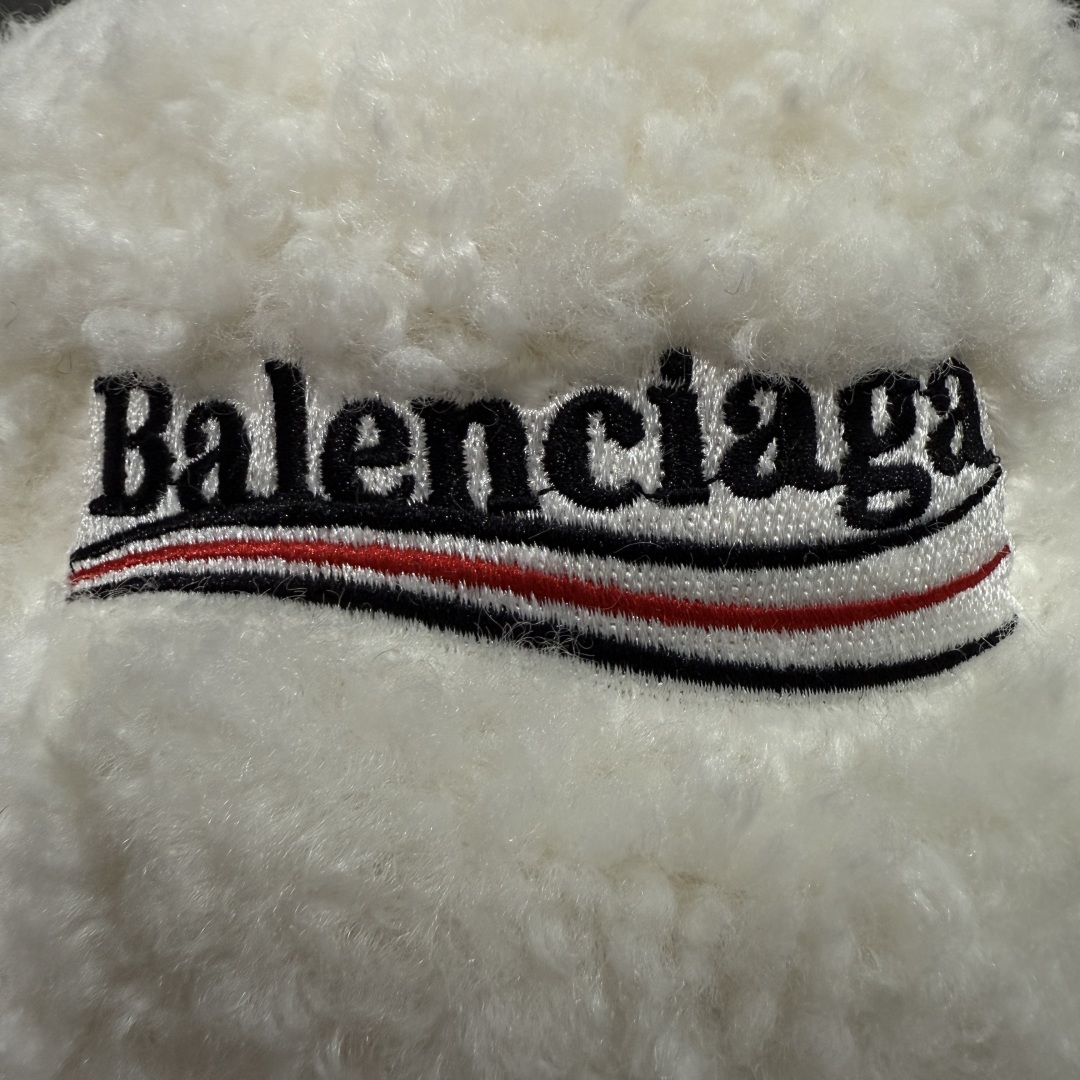 图片[7]-【顶级外贸版本】Balenciaga 巴黎世家 顶级专柜 秋冬限定 巴黎世家羊毛毛拖拖鞋 巴黎时装周新款 小红书推荐 原版开模 代购版本 进口小羊毛 原版字母拼色 原版私膜发泡大底 全套专柜包装 尺码：35 36 37 38 39 40 41 42 43 44 45-选品中心