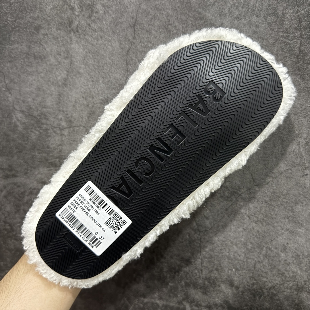 图片[8]-【顶级外贸版本】Balenciaga 巴黎世家 顶级专柜 秋冬限定 巴黎世家羊毛毛拖拖鞋 巴黎时装周新款 小红书推荐 原版开模 代购版本 进口小羊毛 原版字母拼色 原版私膜发泡大底 全套专柜包装 尺码：35 36 37 38 39 40 41 42 43 44 45-选品中心