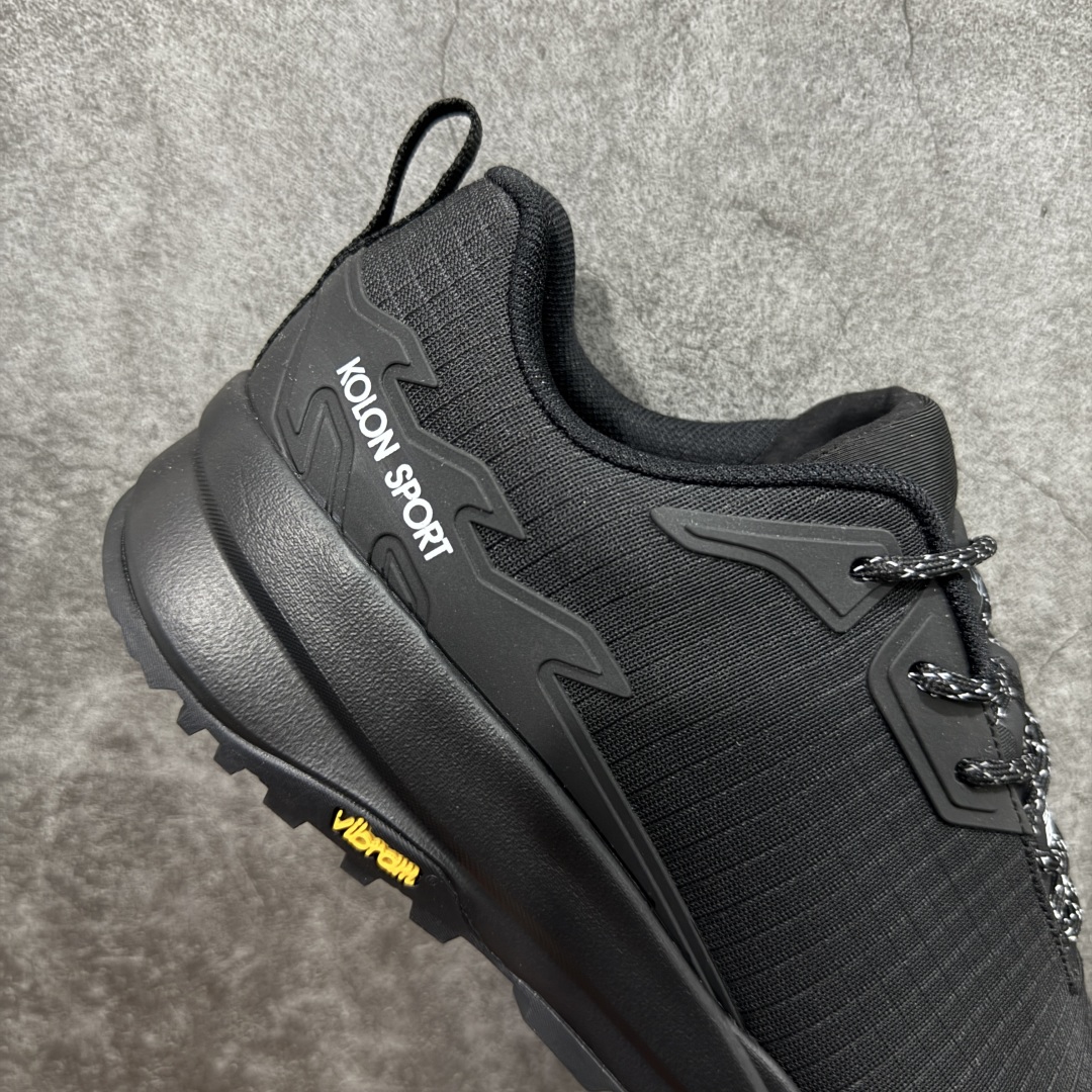 图片[7]-【升级版】可隆KOLON SPORT Skyler 2 舒适柔软 防水支撑轻便回弹 低帮 徒步鞋 黑色 脚感软到像踩云朵☁️—鞋面柔软贴合脚型，走石子路也不硌脚；防滑V黄金大底纹路深似锯齿，泥地、陡坡都稳稳拿捏，下雨天也不怕打滑。黑色耐脏又百搭，日常穿去上班是低调质感，进山徒步是可靠装备，从城市到山野，一双鞋承包所有 “出走计划” 尺码：39-45-选品中心