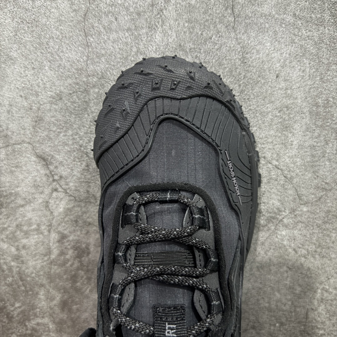 图片[5]-【绿x纯原】可隆KOLON SPORT LITCAMP MEGA 时尚舒适 低帮 户外防水功能鞋 男女同款 防水支撑轻便回弹 低帮徒步鞋 广东纯原大厂出品 纯原版本👏 脚感软到像踩云朵☁️—鞋面柔软贴合脚型 走石子路也不硌脚 防滑V黄金大底纹路深似锯齿，泥地、陡坡都稳稳拿捏 下雨天也不怕打滑 黑色耐脏又百搭 日常穿去上班是低调质感 进山徒步是可靠装备，从城市到山野，一双鞋承包所有 “出走计划” 尺码：36.5-46-选品中心