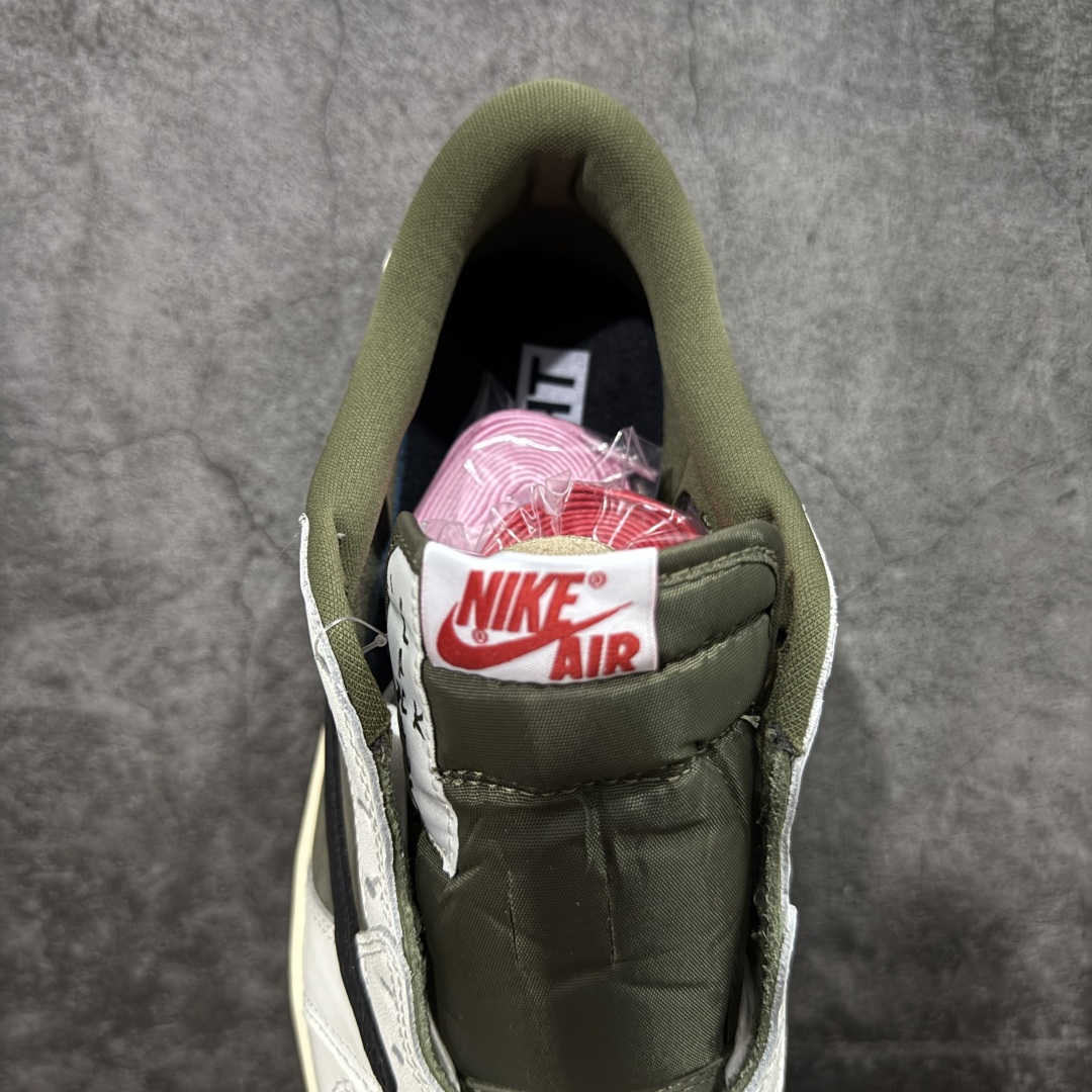 图片[8]-【原厂版】Air Jordan 1 x Travis Scott AJ1 x TS联名绿黑倒钩低帮 DM7866-200 超级强悍品质 可对比市场各大纯原版本 专业aj大厂出品 对细节的把控毋庸置疑 材料也是用最接近原鞋的头层皮料 所有地方都没有做到减配 原厂鞋楦打造完美鞋型 整体鞋型以及后跟做的弧度做的非常好 鞋带为原厂打蜡鞋带 粗细程度同步原鞋 裁片清洁度到位 无明显瑕疵毛边 免修产品 正确针车 该重针 该有尖角的地方都有做到 鞋价格非常香 转手可闭眼卖高价 到手各位就知道货有多好 绝对秒杀一切同价格货品 尺码：36-47.5-选品中心