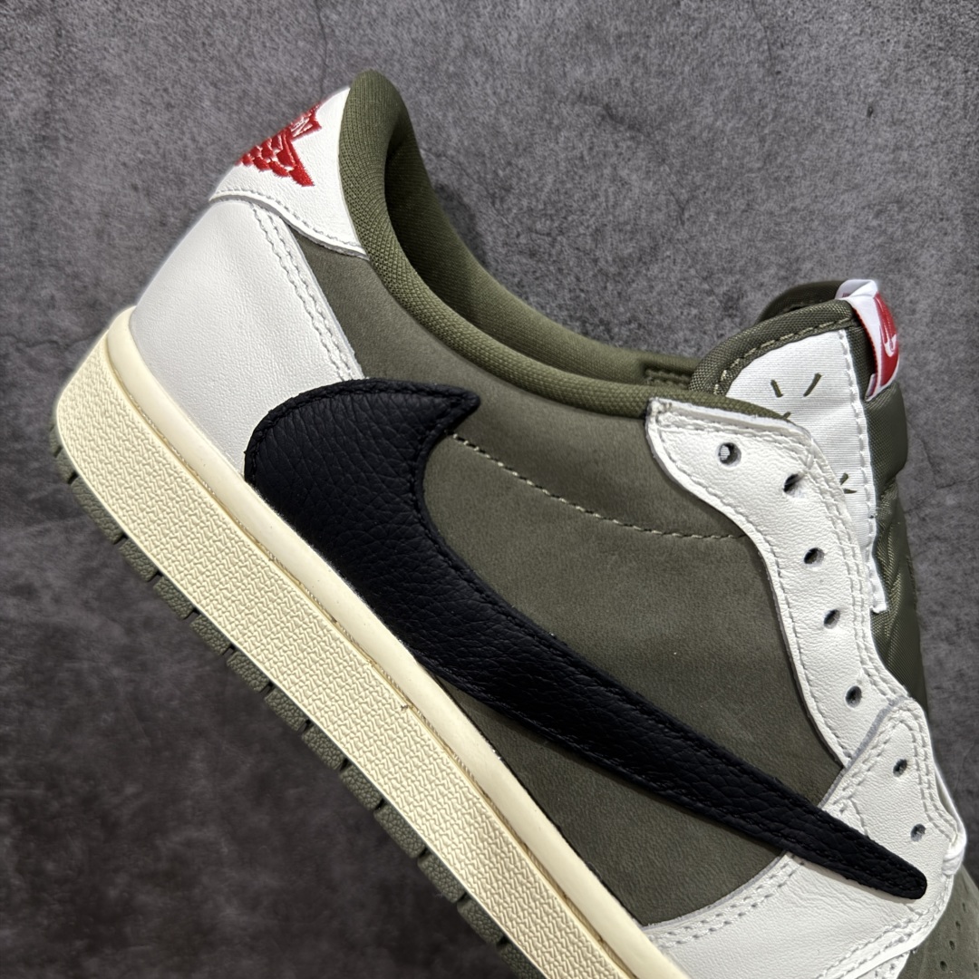 图片[7]-【原厂版】Air Jordan 1 x Travis Scott AJ1 x TS联名绿黑倒钩低帮 DM7866-200 超级强悍品质 可对比市场各大纯原版本 专业aj大厂出品 对细节的把控毋庸置疑 材料也是用最接近原鞋的头层皮料 所有地方都没有做到减配 原厂鞋楦打造完美鞋型 整体鞋型以及后跟做的弧度做的非常好 鞋带为原厂打蜡鞋带 粗细程度同步原鞋 裁片清洁度到位 无明显瑕疵毛边 免修产品 正确针车 该重针 该有尖角的地方都有做到 鞋价格非常香 转手可闭眼卖高价 到手各位就知道货有多好 绝对秒杀一切同价格货品 尺码：36-47.5-选品中心