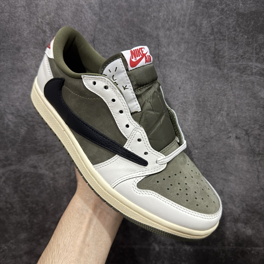 图片[3]-【原厂版】Air Jordan 1 x Travis Scott AJ1 x TS联名绿黑倒钩低帮 DM7866-200 超级强悍品质 可对比市场各大纯原版本 专业aj大厂出品 对细节的把控毋庸置疑 材料也是用最接近原鞋的头层皮料 所有地方都没有做到减配 原厂鞋楦打造完美鞋型 整体鞋型以及后跟做的弧度做的非常好 鞋带为原厂打蜡鞋带 粗细程度同步原鞋 裁片清洁度到位 无明显瑕疵毛边 免修产品 正确针车 该重针 该有尖角的地方都有做到 鞋价格非常香 转手可闭眼卖高价 到手各位就知道货有多好 绝对秒杀一切同价格货品 尺码：36-47.5-选品中心