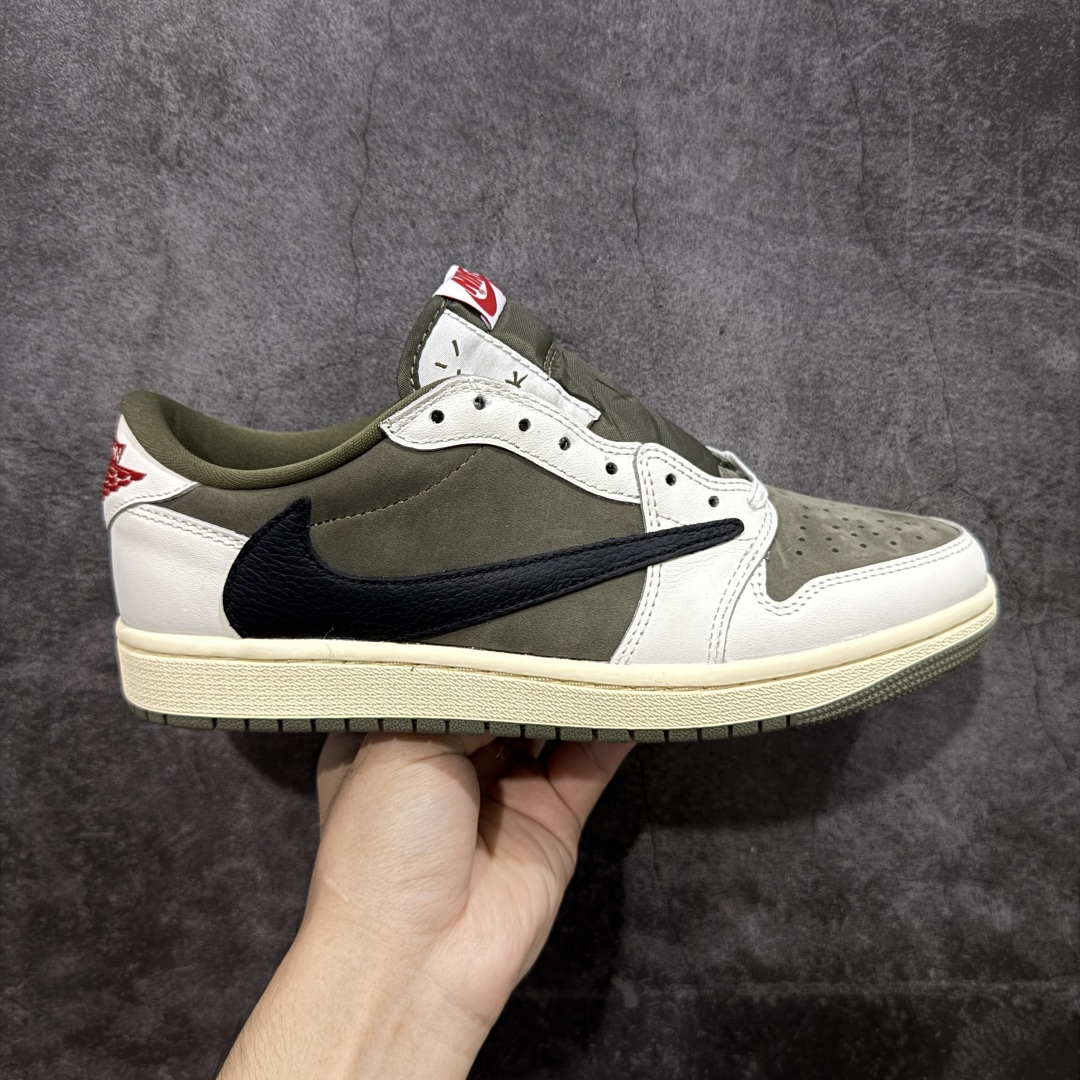 【原厂版】Air Jordan 1 x Travis Scott AJ1 x TS联名绿黑倒钩低帮 DM7866-200 超级强悍品质 可对比市场各大纯原版本 专业aj大厂出品 对细节的把控毋庸置疑 材料也是用最接近原鞋的头层皮料 所有地方都没有做到减配 原厂鞋楦打造完美鞋型 整体鞋型以及后跟做的弧度做的非常好 鞋带为原厂打蜡鞋带 粗细程度同步原鞋 裁片清洁度到位 无明显瑕疵毛边 免修产品 正确针车 该重针 该有尖角的地方都有做到 鞋价格非常香 转手可闭眼卖高价 到手各位就知道货有多好 绝对秒杀一切同价格货品 尺码：36-47.5-选品中心
