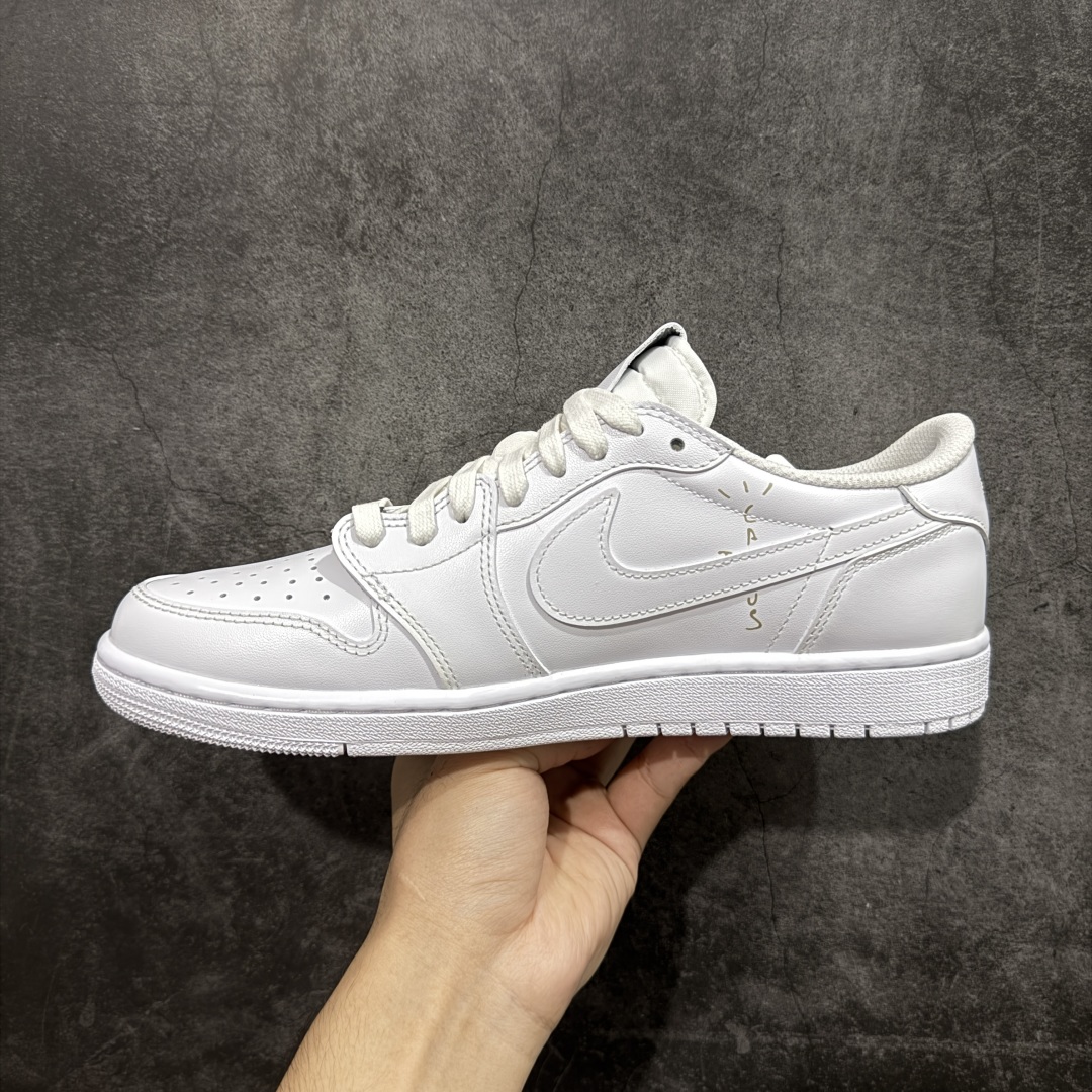 图片[2]-【GX纯原版】Travis Scott x Air Jordan AJ1 Low OG SP TS联名倒钩低帮 亲友限定 纯白 TD1228-111 目前市场最强版本 品质非常顶 知名大厂出品 纯原第一梯队版本 产品品控稳定性领先行业 各方面均可对飙市面通货版 SZ原厂全套原楦原纸板冲刀磨具开发 原厂皮料加持 原厂港宝加持定型后跟R度完美 同源原厂电绣 鬼脸飞翼针数密度立体效果一致 百分百一致原鞋 原厂拉帮工艺 针距密度一致 后跟弧度收口自然不对折 极致一眼正品既视感 进口玻璃冲刀皮料裁剪零毛边 全鞋电脑针车工艺 品控清洁度最高QC检验标准 免检产品 原厂订购鞋盒、鞋标、防尘纸、鞋撑、鞋带 追求极致的原厂味道 尺码：35.5-48.5-选品中心