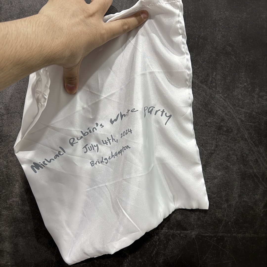 图片[11]-【GX纯原版】Travis Scott x Air Jordan AJ1 Low OG SP TS联名倒钩低帮 亲友限定 纯白 TD1228-111 目前市场最强版本 品质非常顶 知名大厂出品 纯原第一梯队版本 产品品控稳定性领先行业 各方面均可对飙市面通货版 SZ原厂全套原楦原纸板冲刀磨具开发 原厂皮料加持 原厂港宝加持定型后跟R度完美 同源原厂电绣 鬼脸飞翼针数密度立体效果一致 百分百一致原鞋 原厂拉帮工艺 针距密度一致 后跟弧度收口自然不对折 极致一眼正品既视感 进口玻璃冲刀皮料裁剪零毛边 全鞋电脑针车工艺 品控清洁度最高QC检验标准 免检产品 原厂订购鞋盒、鞋标、防尘纸、鞋撑、鞋带 追求极致的原厂味道 尺码：35.5-48.5-选品中心