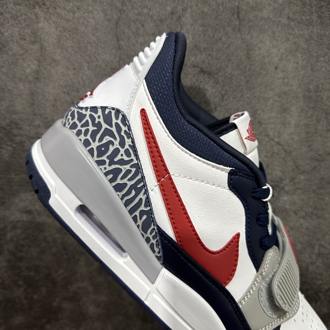 图片[7]-【黑金版本】Air Jordan Legacy AJ312 Low 低帮复古篮球鞋 白蓝红爆裂纹CD9054-164 市场独一档产物 全套原纸板楦头开发 原厂大底磨具加持立体防滑纹理 原档数据后跟TPU子母扣魔术贴 原装可视Air Sole气垫 原汁原味最完美的312代版型 唯一正确鞋头趴度弧度高度鞋身腰线 进口港宝加持 后跟自然饱满 全鞋荧光划线卡点 追求极致完美 每一双都是工艺品 多重QC质检 超越公司货的品控标准 实实在在的免检产品 鞋身采用了皮革材质打造 横跨鞋面的魔术贴十分吸睛 侧面的Swoosh Logo的一部分被鞋面遮挡了一部分 颇具玩味 魔术贴上标有NK标识 而鞋舌上是Jordan的经典红色飞翼Logo 后跟和鞋底均采用了AJ3的设计 后跟上同样也使用了经典的爆裂纹图案 尺码：36-47.5-选品中心