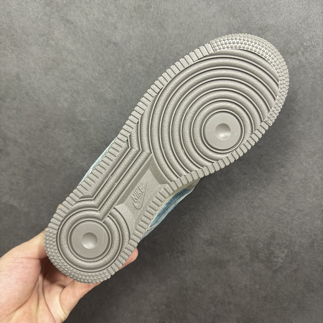 图片[9]-【定制版】Nike Air Force 1 \’07 Low “头层猪八拼接” 空军一号 高端定制 低帮 运动休闲鞋 折边针车 工艺难度大 原楦头原纸板 原装鞋盒 定制五金配件 内置全掌气垫 原厂鞋底 货号：DY9867-009 尺码：36 36.5 37.5 38 38.5 39 40 40.5 41 42 42.5 43 44 44.5 45 编码：HXSA250260-选品中心