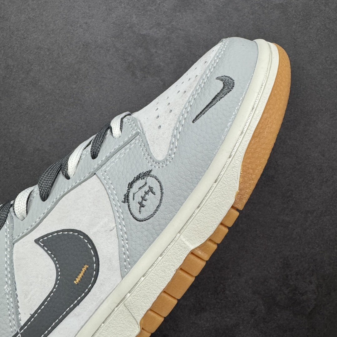 图片[5]-【定制版】Nike SB Dunk Low 联名 石墨灰 高端定制 低帮休闲板鞋 SG6688-006  #定制鞋盒 大厂纯原品质出货 超高清洁度 高级麂皮 皮料切割干净无任何毛边 细节完美   尺码：36 36.5 37.5 38 38.5 39 40 40.5 41 42 42.5 43 44 44.5 45 编码：HXSB330340-选品中心