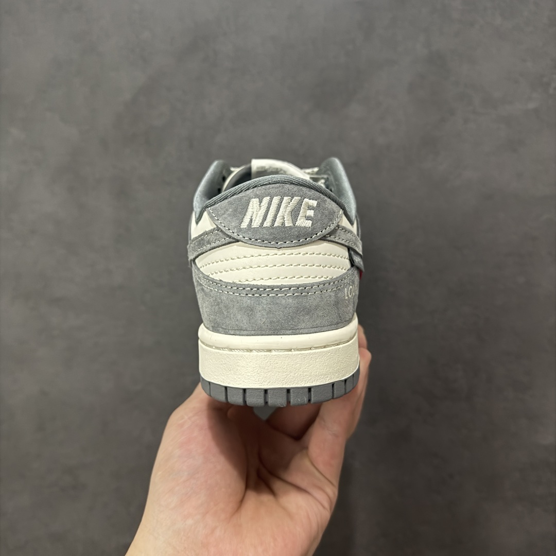 图片[4]-【定制版】Nike SB Dunk Low“LV联名——灰猪八红标” 周年高端定制 低帮休闲板鞋 定制鞋盒 大厂纯原品质出货 超高清洁度 皮料切割干净无任何毛边 细节完美 货号：CX5050-Y13 尺码：36 36.5 37.5 38 38.5 39 40 40.5 41 42 42.5 43 44 44.5 45 编码：HXSB330340-选品中心