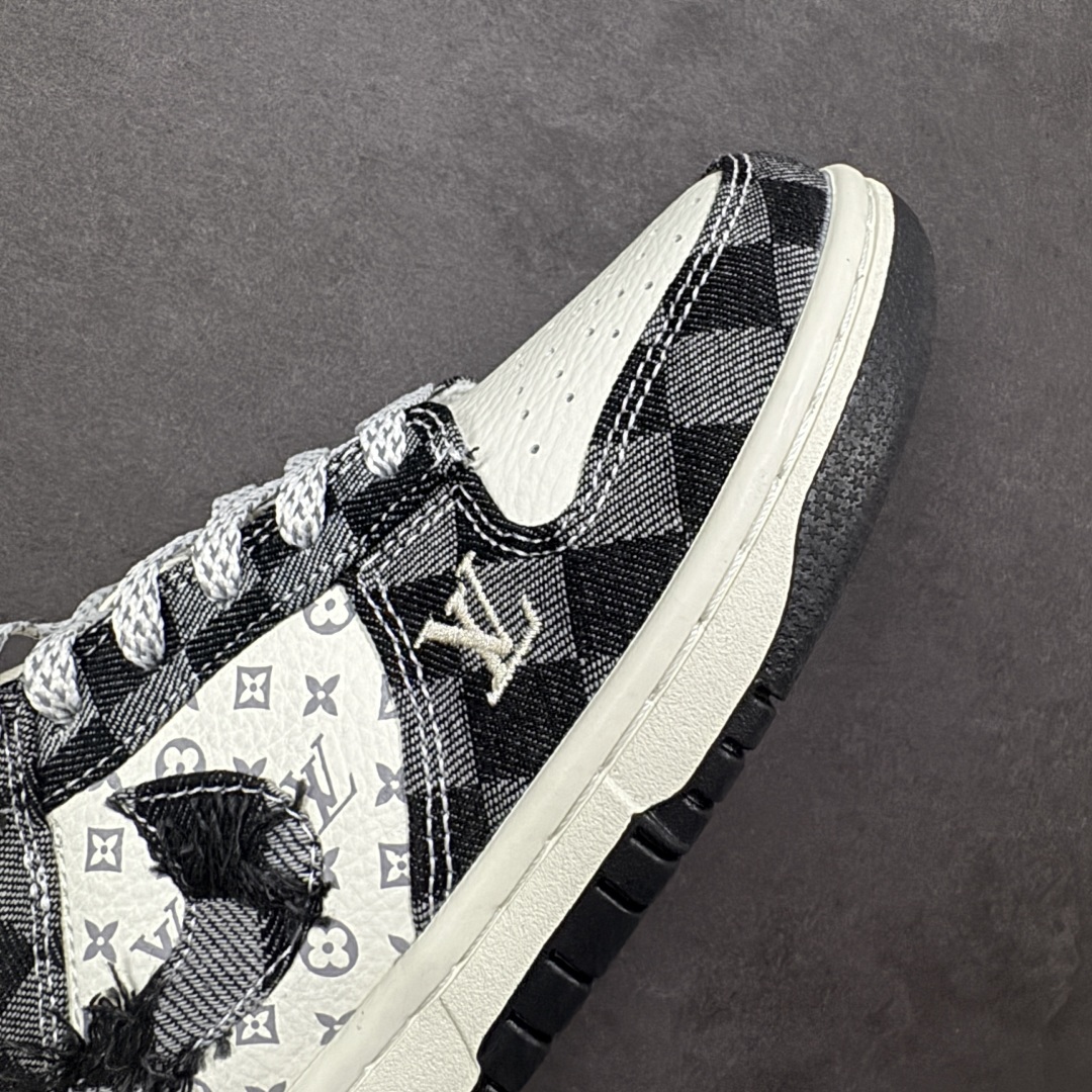 图片[5]-【定制版】Nike SB Dunk Low“LV联名——白黑格子牛仔” 高端定制 低帮休闲板鞋 定制鞋盒 高端防水材料 顶级夜光效 Ortholite鞋垫透气防臭 大厂纯原品质出货 超高清洁度 皮料切割干净无任何毛边 细节完美 货号：YF9511-901 尺码：36 36.5 37.5 38 38.5 39 40 40.5 41 42 42.5 43 44 44.5 45 编码：HXSB330340-选品中心
