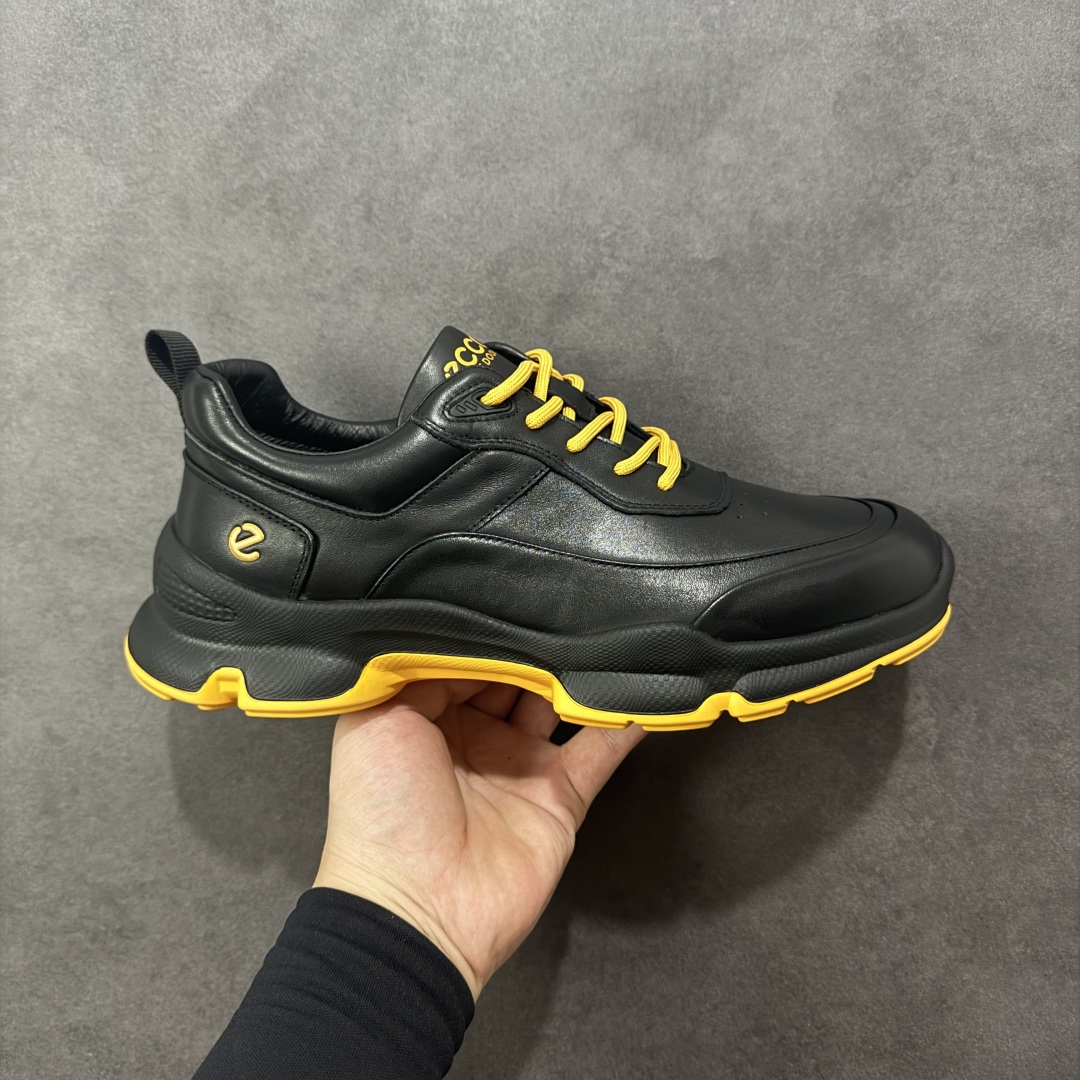 【广东纯原版本】ECCO爱步运动鞋男 秋季双色拼接透气舒适跑步鞋 健步BIOM系列新款 甄选牛皮面料 鞋头打孔设计+皮革织物混合内衬 告别闷热，透气舒适 鞋底撞色设计搭配鞋带，自由切换拓展多元穿搭可能 搭载BIOM®NATURAL MOTION®科技 符合人体工学鞋楦 贴近天然足部形态，塑造舒适运动体验 合脚稳固 舒适在线 大底采用高效橡胶 贴合脚部线条 动态分散运动冲击力 打破常规，为行走带来自然律动 尺码：38 39 40 41 42 43 44（皮鞋码）-选品中心