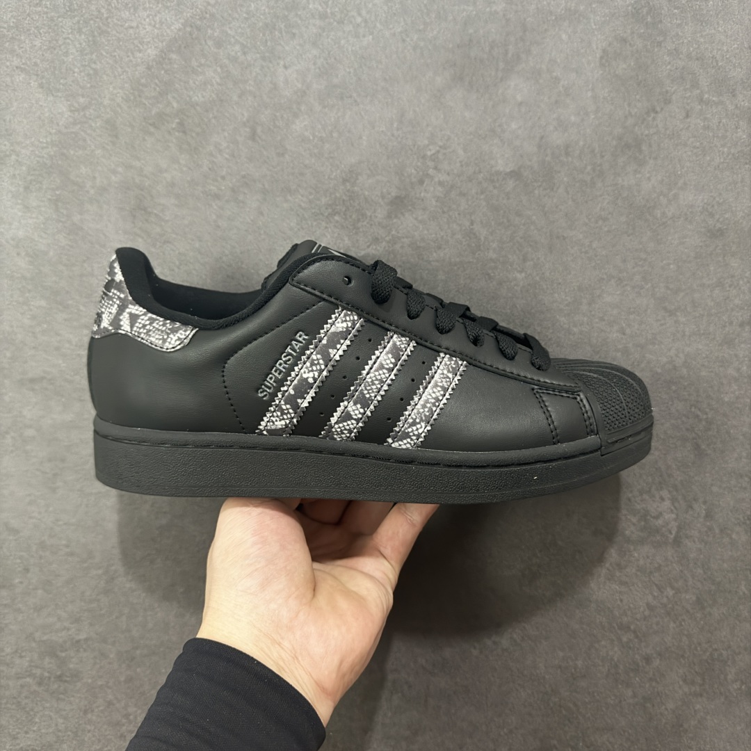 【H11纯原】Adidas Originals Superstar 2 黑纹 采用头层皮革饰片组合粒面牛剖革鞋面材质 2020改良全包围鞋垫 正确2020版鞋底模具及扇贝头盖片 货号：JP6058 尺码：35.5 36 36.5 37 38 38.5 39 40 40.5 41 42 42.5 43 44 44.5 45-选品中心