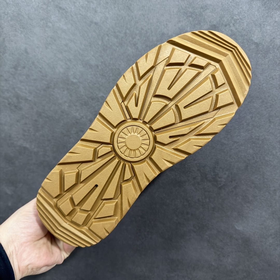 图片[9]-【莞产版本】最新官方改版新款 平台外贸专供 UGG ULTRA MINI PLATFORM 男士短靴冬季中性雪地鞋 U6337M 十年品牌制鞋代工厂生产线出品 注重每一处细节 隆丰A级羊皮毛一体 完全遵循ZP工艺流程打造 尺码：38-44-选品中心