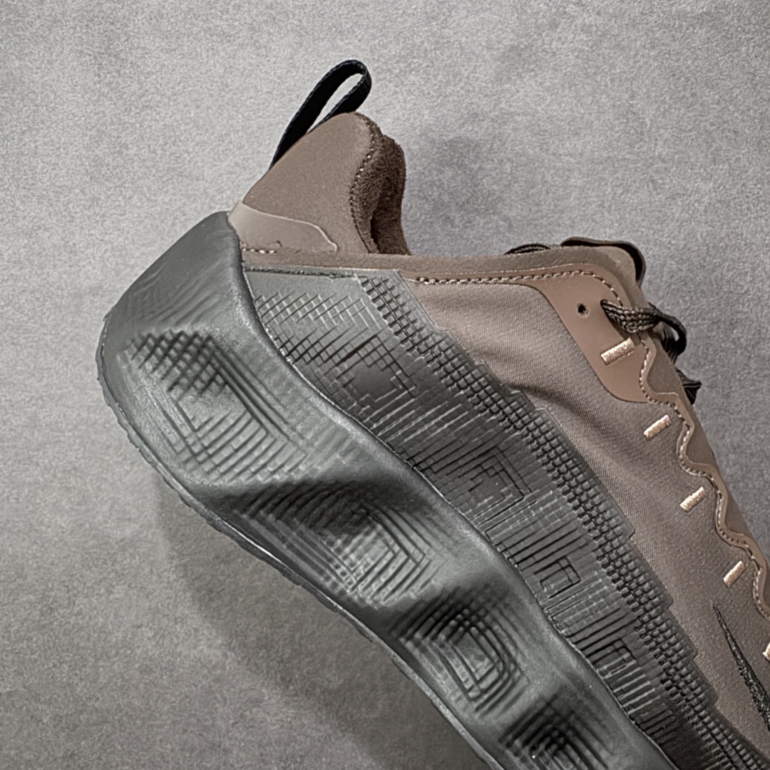 图片[6]-【纯原版】#HYEIN SEO x Nike Ava Rover Ava Rover 联名鞋 该鞋款采用流线型轮廓设计，鞋面结合 TPU 网格支撑结构，中底搭载 ReactX 泡棉材质，外底为 华夫底纹，整体呈现机能风风格，以流线型轮廓和轻薄物料鞋面为主，TPU 网格状支撑结构增强支撑性，中底采用 ReactX 泡棉材质，提供缓震性能，华夫底纹外底兼顾灵活度和抓地力。 货号：DX4215-206 尺码：36-45 编码：LNHB250260-选品中心