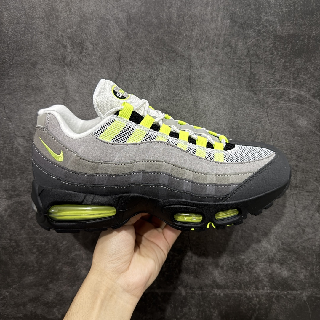【GX版本】Nike Air Max 95 黑黄(2025)版出货 尺码40-48.5 货号:HM4740-001 注意⚠️区分 新款大底气垫有横磨线 报货备注2025新版 外贸顶级专供 全部配色原鞋原尺码开发生产 极致还原 一眼ZP既视感 多道QC质检 尺码:40 40.5 41 42 42.5 43 44 44.5 45 45.5 46 47.5 48.5-选品中心