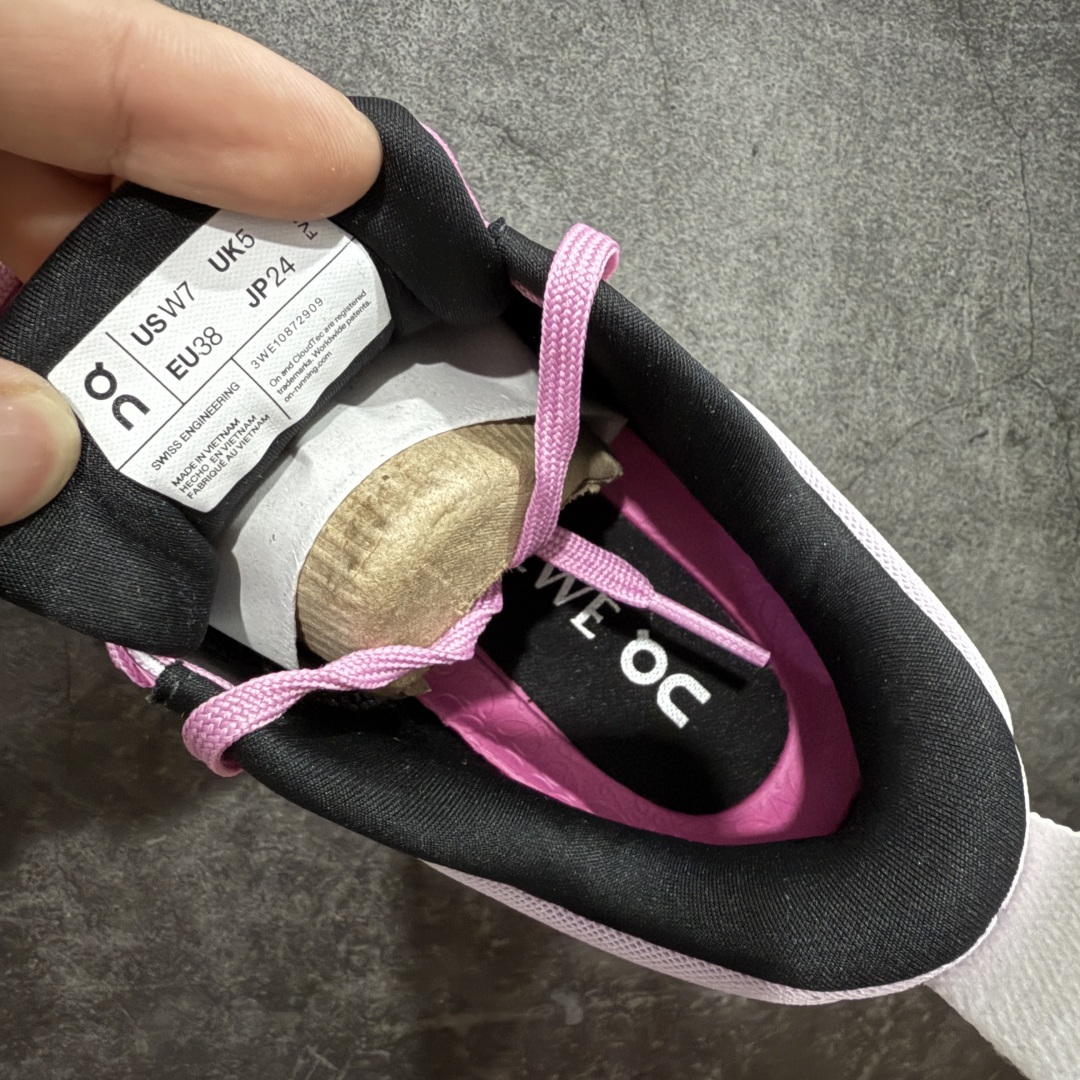 图片[7]-【渠道M版】ON昂跑 x Loewe 罗意威联名二代系列 原版开发 原材料打造 还原真实脚感 鞋底非常软弹 跑步健身必备 原版对比无任何差别 高端零售必推版本 市场独家货 区别市场所有版本 还原对比 鞋面采用一体成型布料 有弹性非常透气 鞋底镂空设计 运用了CLOUDTILT专利技术 弹力十足 毫无负重感 适合日常长距离行走或者休闲旅游 跑步！ 尺码 36-39-选品中心