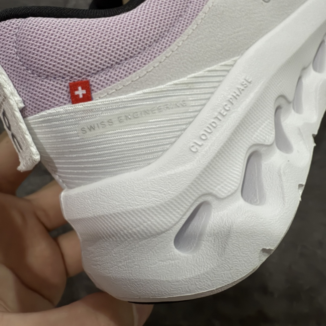 图片[3]-【渠道M版】ON昂跑 x Loewe 罗意威联名二代系列 原版开发 原材料打造 还原真实脚感 鞋底非常软弹 跑步健身必备 原版对比无任何差别 高端零售必推版本 市场独家货 区别市场所有版本 还原对比 鞋面采用一体成型布料 有弹性非常透气 鞋底镂空设计 运用了CLOUDTILT专利技术 弹力十足 毫无负重感 适合日常长距离行走或者休闲旅游 跑步！ 尺码 36-39-选品中心