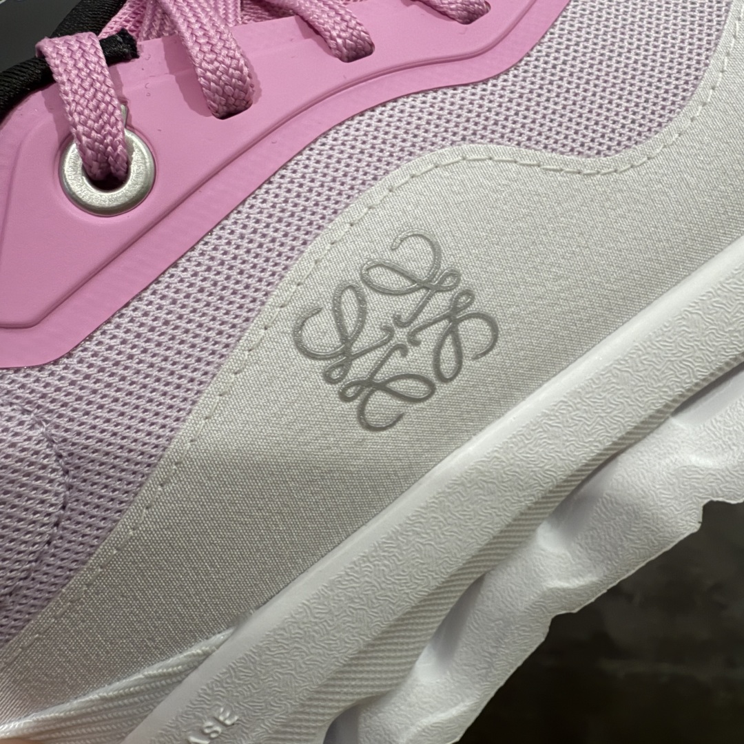 图片[4]-【渠道M版】ON昂跑 x Loewe 罗意威联名二代系列 原版开发 原材料打造 还原真实脚感 鞋底非常软弹 跑步健身必备 原版对比无任何差别 高端零售必推版本 市场独家货 区别市场所有版本 还原对比 鞋面采用一体成型布料 有弹性非常透气 鞋底镂空设计 运用了CLOUDTILT专利技术 弹力十足 毫无负重感 适合日常长距离行走或者休闲旅游 跑步！ 尺码 36-39-选品中心