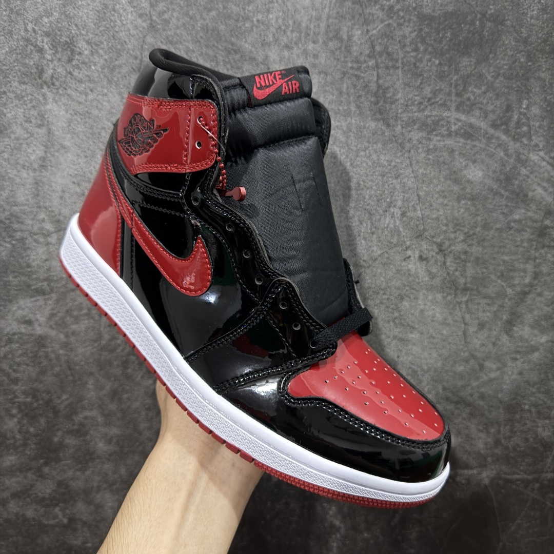 图片[3]-【清远TS版】Nike Air Jordan aj1 Retro High OG 漆皮禁穿黑红 百搭休闲文化运动篮球鞋 口碑AJ大厂出品 全系列原楦原纸板开发 原厂头层皮料加持 原厂定型后跟完美效果 裁片超高清洁度 针车 细节到位 性价比十足💪🏻 货号：555088-063 尺码：36-48.5（半）-选品中心