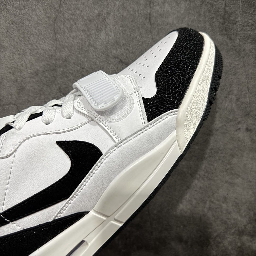 图片[6]-【黑金版本】Air Jordan Legacy AJ312 Low 低帮复古篮球鞋 黑白爆裂纹 FQ7827-110 市场独一档产物 全套原纸板楦头开发 原厂大底磨具加持立体防滑纹理 原档数据后跟TPU子母扣魔术贴 原装可视Air Sole气垫 原汁原味最完美的312代版型 唯一正确鞋头趴度弧度高度鞋身腰线 进口港宝加持 后跟自然饱满 全鞋荧光划线卡点 追求极致完美 每一双都是工艺品 多重QC质检 超越公司货的品控标准 实实在在的免检产品 鞋身采用了皮革材质打造 横跨鞋面的魔术贴十分吸睛 侧面的Swoosh Logo的一部分被鞋面遮挡了一部分 颇具玩味 魔术贴上标有NK标识 而鞋舌上是Jordan的经典红色飞翼Logo 后跟和鞋底均采用了AJ3的设计 后跟上同样也使用了经典的爆裂纹图案 尺码：36-47.5-选品中心