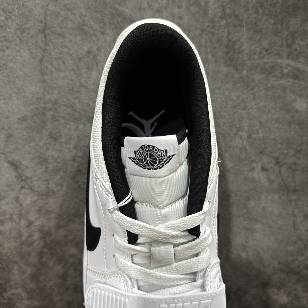 图片[8]-【黑金版本】Air Jordan Legacy AJ312 Low 低帮复古篮球鞋 黑白爆裂纹 FQ7827-110 市场独一档产物 全套原纸板楦头开发 原厂大底磨具加持立体防滑纹理 原档数据后跟TPU子母扣魔术贴 原装可视Air Sole气垫 原汁原味最完美的312代版型 唯一正确鞋头趴度弧度高度鞋身腰线 进口港宝加持 后跟自然饱满 全鞋荧光划线卡点 追求极致完美 每一双都是工艺品 多重QC质检 超越公司货的品控标准 实实在在的免检产品 鞋身采用了皮革材质打造 横跨鞋面的魔术贴十分吸睛 侧面的Swoosh Logo的一部分被鞋面遮挡了一部分 颇具玩味 魔术贴上标有NK标识 而鞋舌上是Jordan的经典红色飞翼Logo 后跟和鞋底均采用了AJ3的设计 后跟上同样也使用了经典的爆裂纹图案 尺码：36-47.5-选品中心