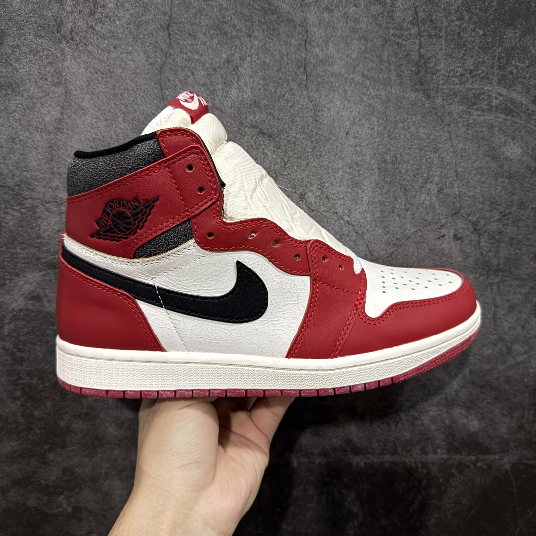 【原厂版】Air Jordan 1 High OG 复古做旧芝加哥 DZ5485-612 全新批次 高端零售特供 产品品控稳定性领先行业 各方面细节材料对比原版 SZ原厂全套原楦原纸板冲刀磨具开发 原厂皮料加持 原厂港宝加持定型后跟R度完美 同源原厂电绣 飞翼针数密度立体效果一致 百分百一致原鞋 原厂拉帮工艺 针距密度一致 后跟弧度收口自然不对折 极致一眼正品既视感 进口玻璃冲刀皮料裁剪零毛边 全鞋电脑针车工艺 品控清洁度最高QC检验标准 免检产品 原厂订购鞋盒、鞋标、防尘纸、鞋撑、鞋带 追求极致的原厂味道 尺码：40 40.5 41 42 42.5 43 44 44.5 45 46 47.5 48.5-选品中心