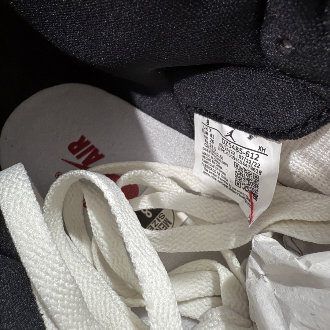 图片[6]-【原厂版】Air Jordan 1 High OG 复古做旧芝加哥 DZ5485-612 全新批次 高端零售特供 产品品控稳定性领先行业 各方面细节材料对比原版 SZ原厂全套原楦原纸板冲刀磨具开发 原厂皮料加持 原厂港宝加持定型后跟R度完美 同源原厂电绣 飞翼针数密度立体效果一致 百分百一致原鞋 原厂拉帮工艺 针距密度一致 后跟弧度收口自然不对折 极致一眼正品既视感 进口玻璃冲刀皮料裁剪零毛边 全鞋电脑针车工艺 品控清洁度最高QC检验标准 免检产品 原厂订购鞋盒、鞋标、防尘纸、鞋撑、鞋带 追求极致的原厂味道 尺码：40 40.5 41 42 42.5 43 44 44.5 45 46 47.5 48.5-选品中心