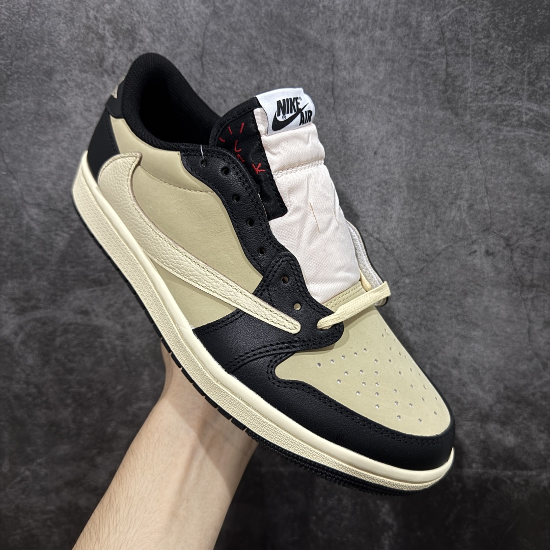 图片[3]-【原厂版】Air Jordan 1 x Travis Scott AJ1 x TS联名黑棕倒钩低帮 DM7866-201 超级强悍品质 可对比市场各大纯原版本 专业aj大厂出品 对细节的把控毋庸置疑 材料也是用最接近原鞋的头层皮料 所有地方都没有做到减配 原厂鞋楦打造完美鞋型 整体鞋型以及后跟做的弧度做的非常好 鞋带为原厂打蜡鞋带 粗细程度同步原鞋 裁片清洁度到位 无明显瑕疵毛边 免修产品 正确针车 该重针 该有尖角的地方都有做到 鞋价格非常香 转手可闭眼卖高价 到手各位就知道货有多好 绝对秒杀一切同价格货品 尺码：36-47.5-选品中心