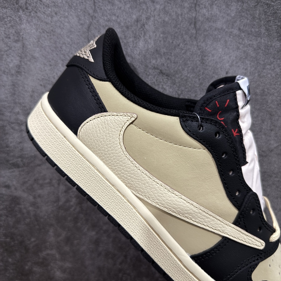 图片[7]-【原厂版】Air Jordan 1 x Travis Scott AJ1 x TS联名黑棕倒钩低帮 DM7866-201 超级强悍品质 可对比市场各大纯原版本 专业aj大厂出品 对细节的把控毋庸置疑 材料也是用最接近原鞋的头层皮料 所有地方都没有做到减配 原厂鞋楦打造完美鞋型 整体鞋型以及后跟做的弧度做的非常好 鞋带为原厂打蜡鞋带 粗细程度同步原鞋 裁片清洁度到位 无明显瑕疵毛边 免修产品 正确针车 该重针 该有尖角的地方都有做到 鞋价格非常香 转手可闭眼卖高价 到手各位就知道货有多好 绝对秒杀一切同价格货品 尺码：36-47.5-选品中心