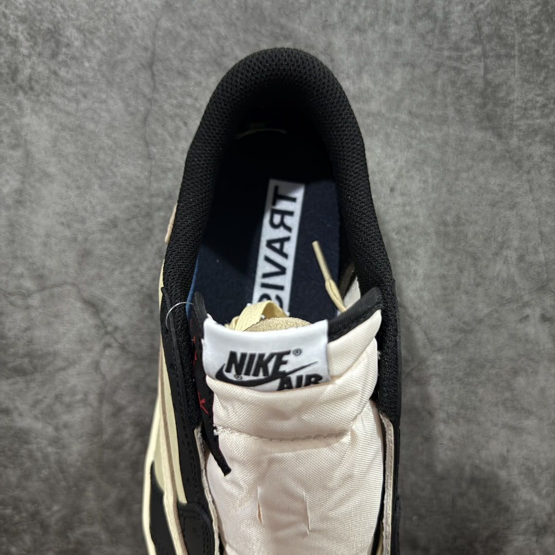 图片[8]-【原厂版】Air Jordan 1 x Travis Scott AJ1 x TS联名黑棕倒钩低帮 DM7866-201 超级强悍品质 可对比市场各大纯原版本 专业aj大厂出品 对细节的把控毋庸置疑 材料也是用最接近原鞋的头层皮料 所有地方都没有做到减配 原厂鞋楦打造完美鞋型 整体鞋型以及后跟做的弧度做的非常好 鞋带为原厂打蜡鞋带 粗细程度同步原鞋 裁片清洁度到位 无明显瑕疵毛边 免修产品 正确针车 该重针 该有尖角的地方都有做到 鞋价格非常香 转手可闭眼卖高价 到手各位就知道货有多好 绝对秒杀一切同价格货品 尺码：36-47.5-选品中心