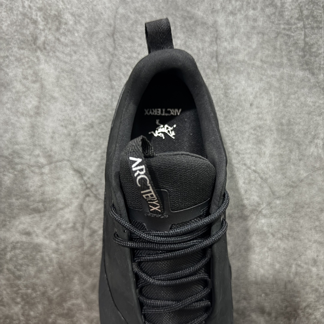 图片[8]-【莞产纯原】Arcteryx始祖鸟 Konseal Shoe 舒适 防滑耐磨透气支撑抓地 登山鞋 黑色 全鞋采用头层麂皮 耐磨防滑黄金V底 莞产高品质 区别市场通货 代购指定版本 原数据开发 不掉标 正确高频字体 鸟爪细节完美 区别市场公版货 错误字体货 中底带钢印上脚舒适轻便无负重感 四季百搭 始祖鸟 KONSEAL 轻量户外鞋，这双鞋，不仅仅可以穿着逛街上班，更可以穿着徒步旅游甚至攀岩！说实话，没多少人真的会去攀岩，经我们试穿，这双鞋，日常穿也是非常舒服轻便！搭配日常的衣服完全不违和！结构中底TPU底盘，保护双脚。配置3D模具保护双脚+一体化系带系统，鞋面防撕裂网布、TPU保护膜和牛巴革合成面料，喜欢放心入！这种类型的鞋子咱们家超难得遇到一次，喜欢一定不要错过 尺码：39-45-选品中心